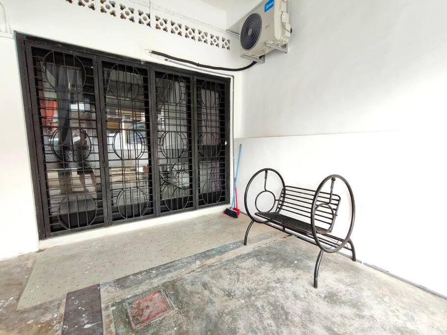 JB Town Centre Tasek Family Homestay 6 Bed 12 Ppl