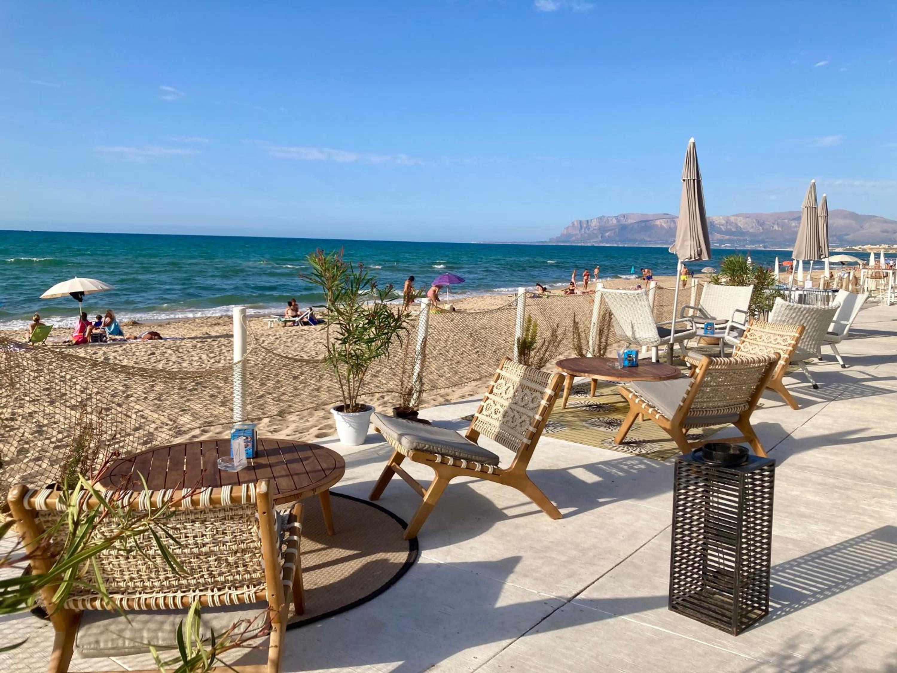 3 min Walk to Beach 3BR Apartment with Terrace AC & Parking