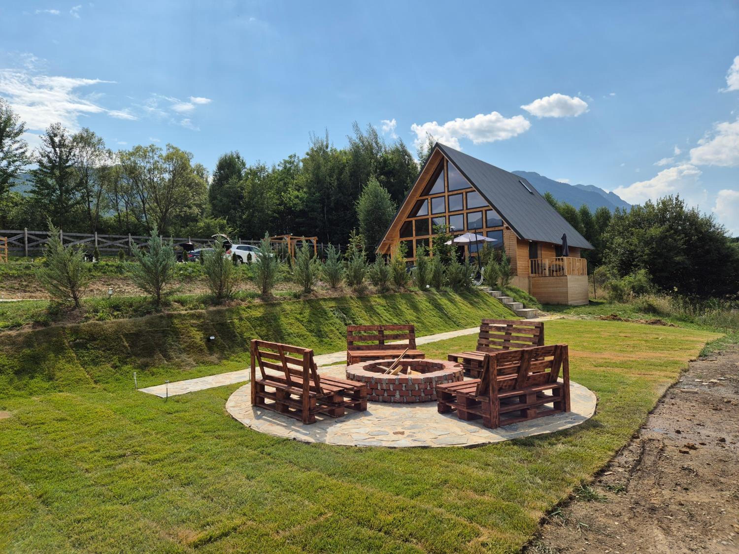 Cabana Timbernest & Hot Tubs
