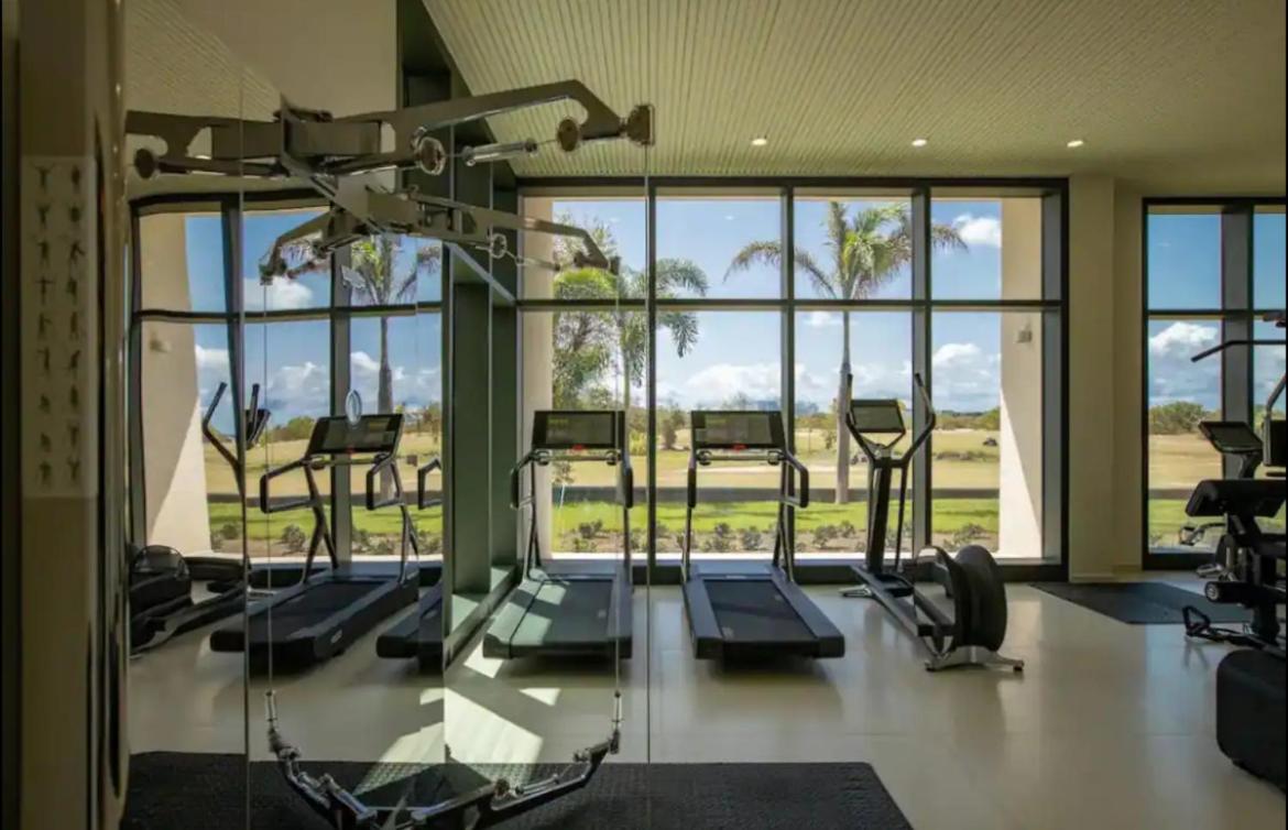 B1401 - Fourteen at Mullet Bay, Luxurious and Cosy 2bed apartment with the sea view view 2