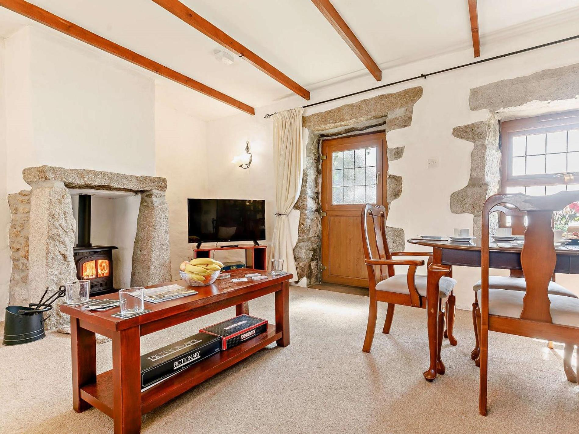 3 Bed in Falmouth oc-conwi view 4