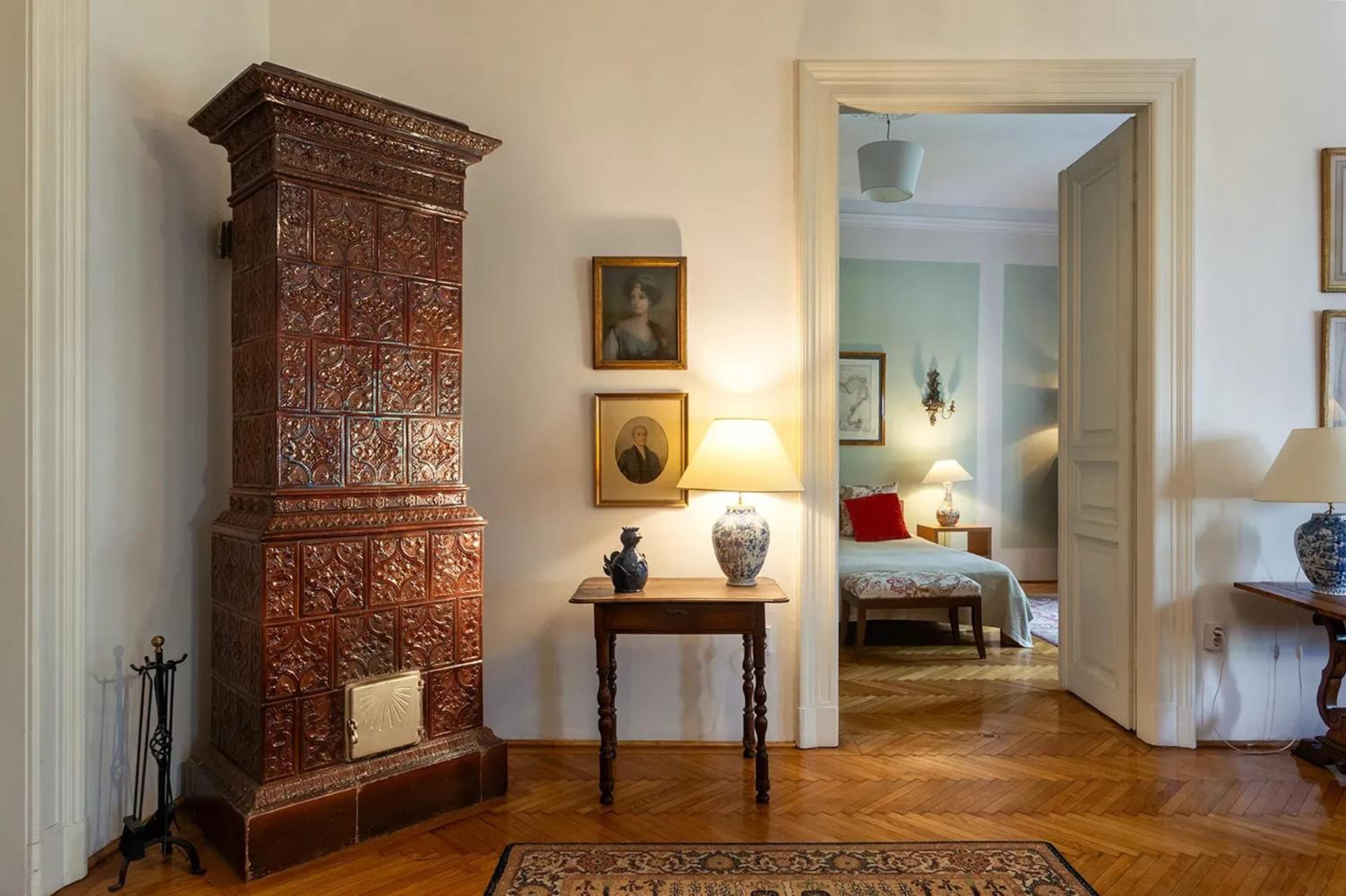 Spacious apartment in Budapest city centre with fireplace