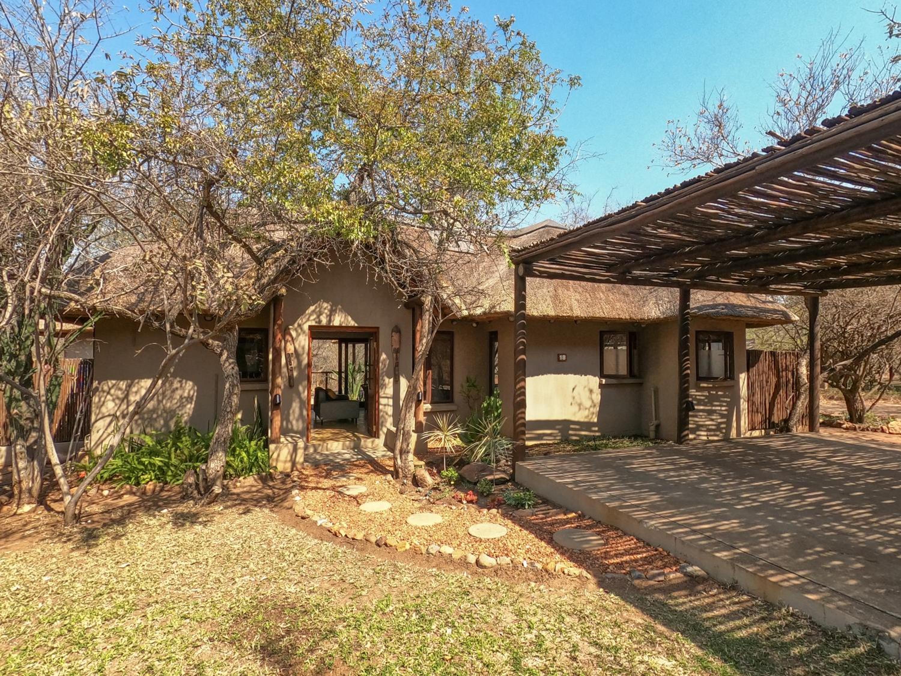 Raptors Lodge - NXALATI