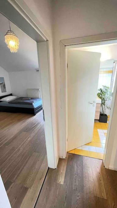 Spacious 4-bedroom house with terrace, 5 minutes from the lake