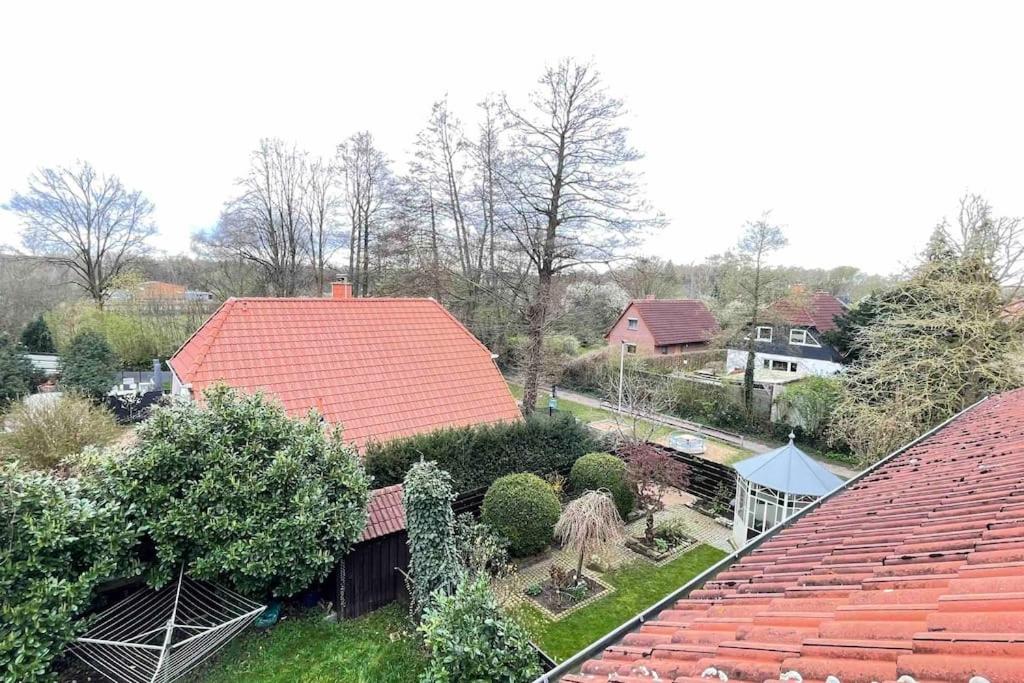 Spacious 4-bedroom house with terrace, 5 minutes from the lake