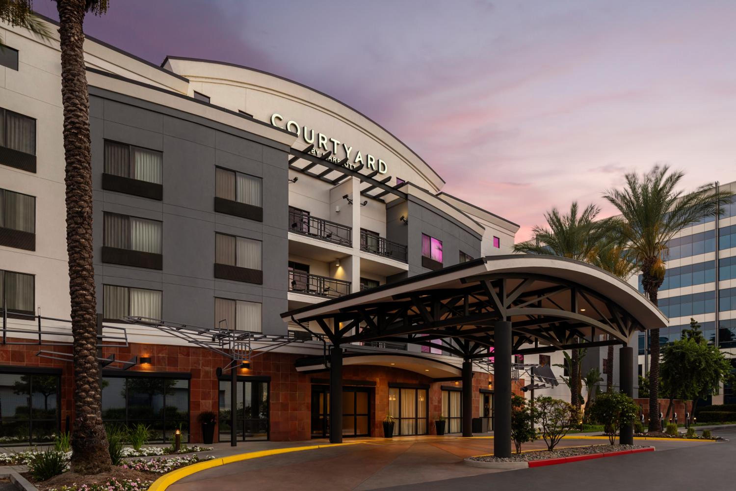 Burbank Vacations - Courtyard Los Angeles Burbank Airport - Property Image 34