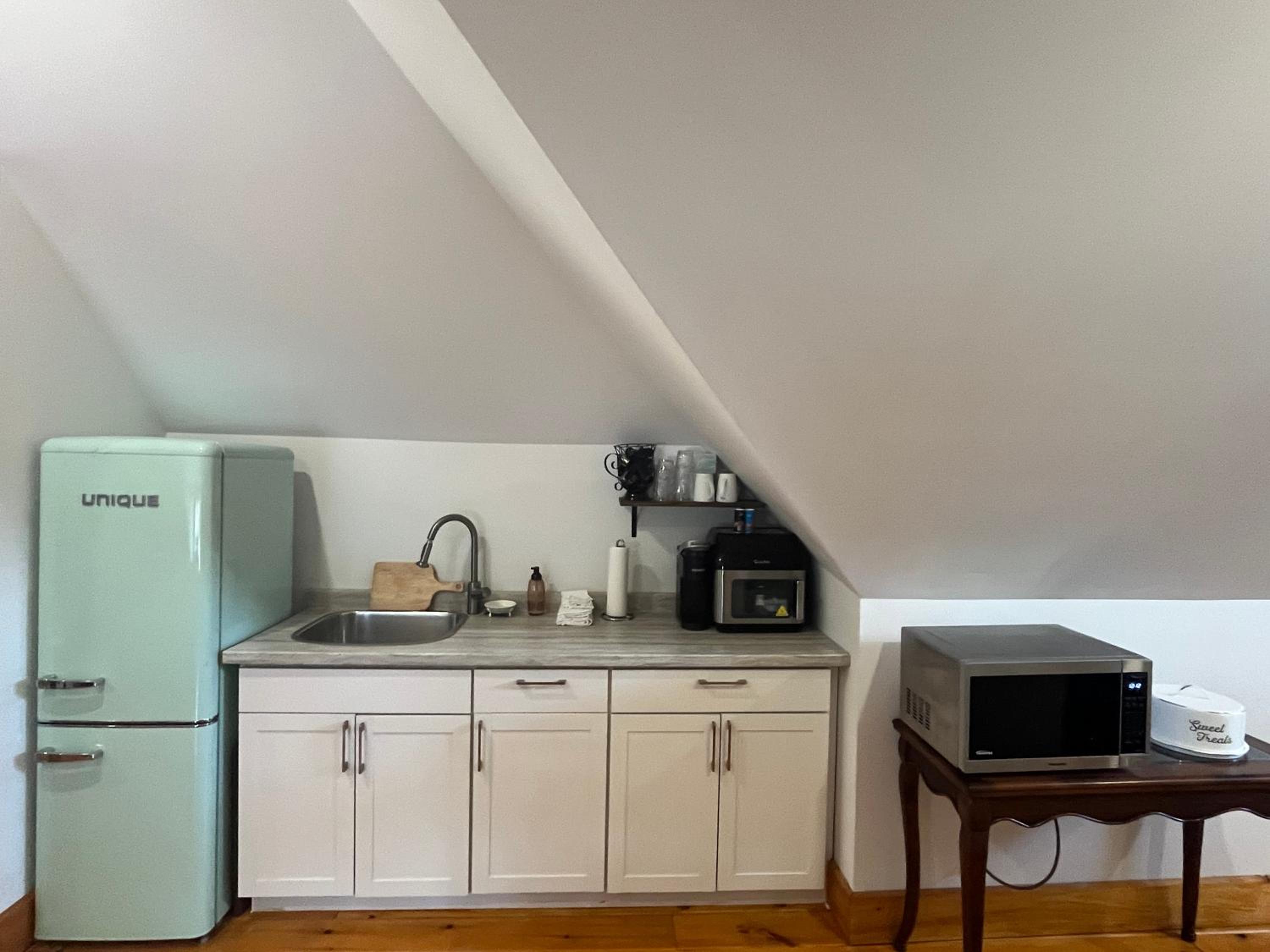 The Lakeview Loft