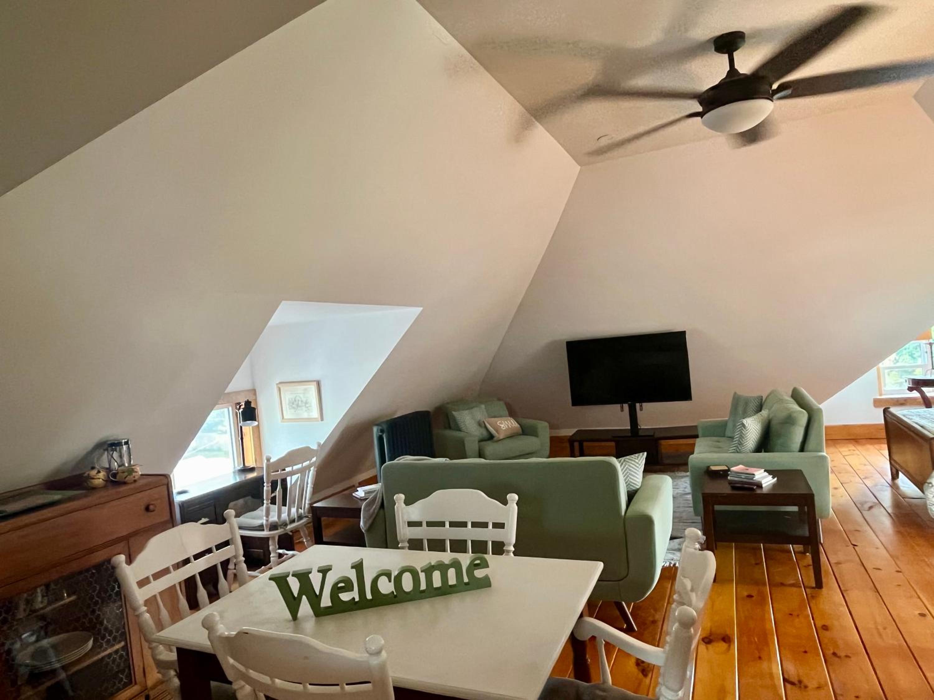 The Lakeview Loft