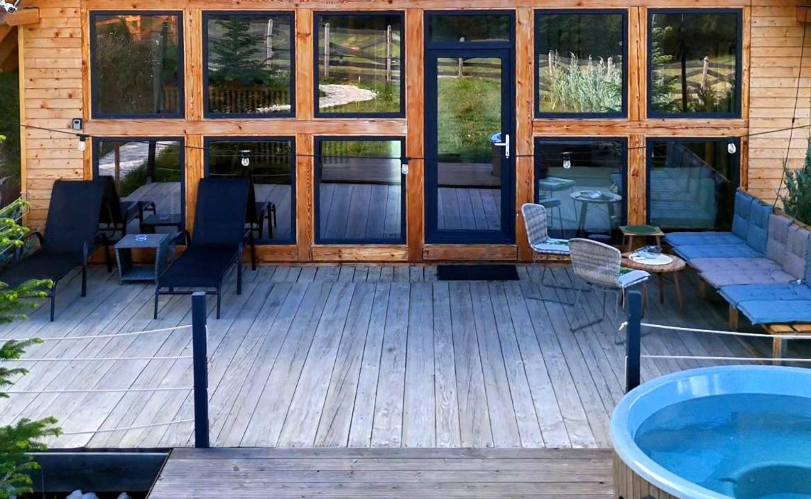 Cabana Timbernest & Hot Tubs