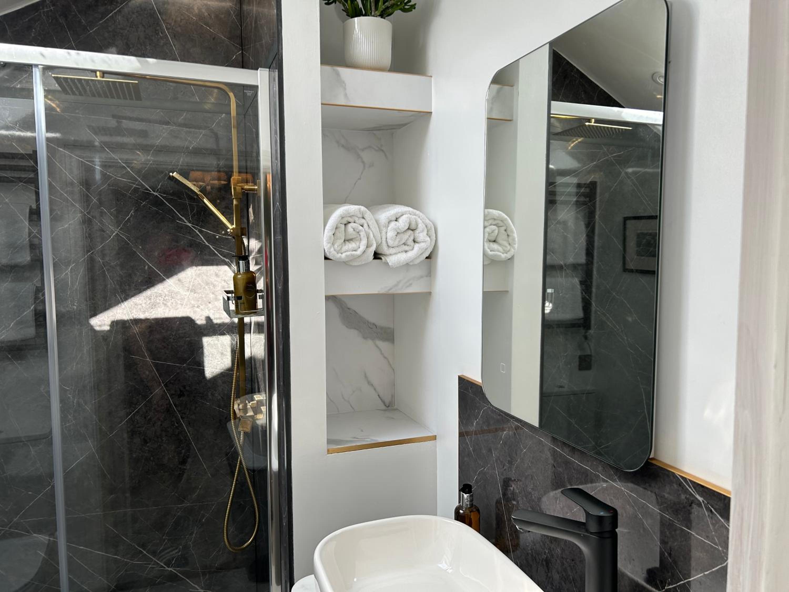 Photo 63