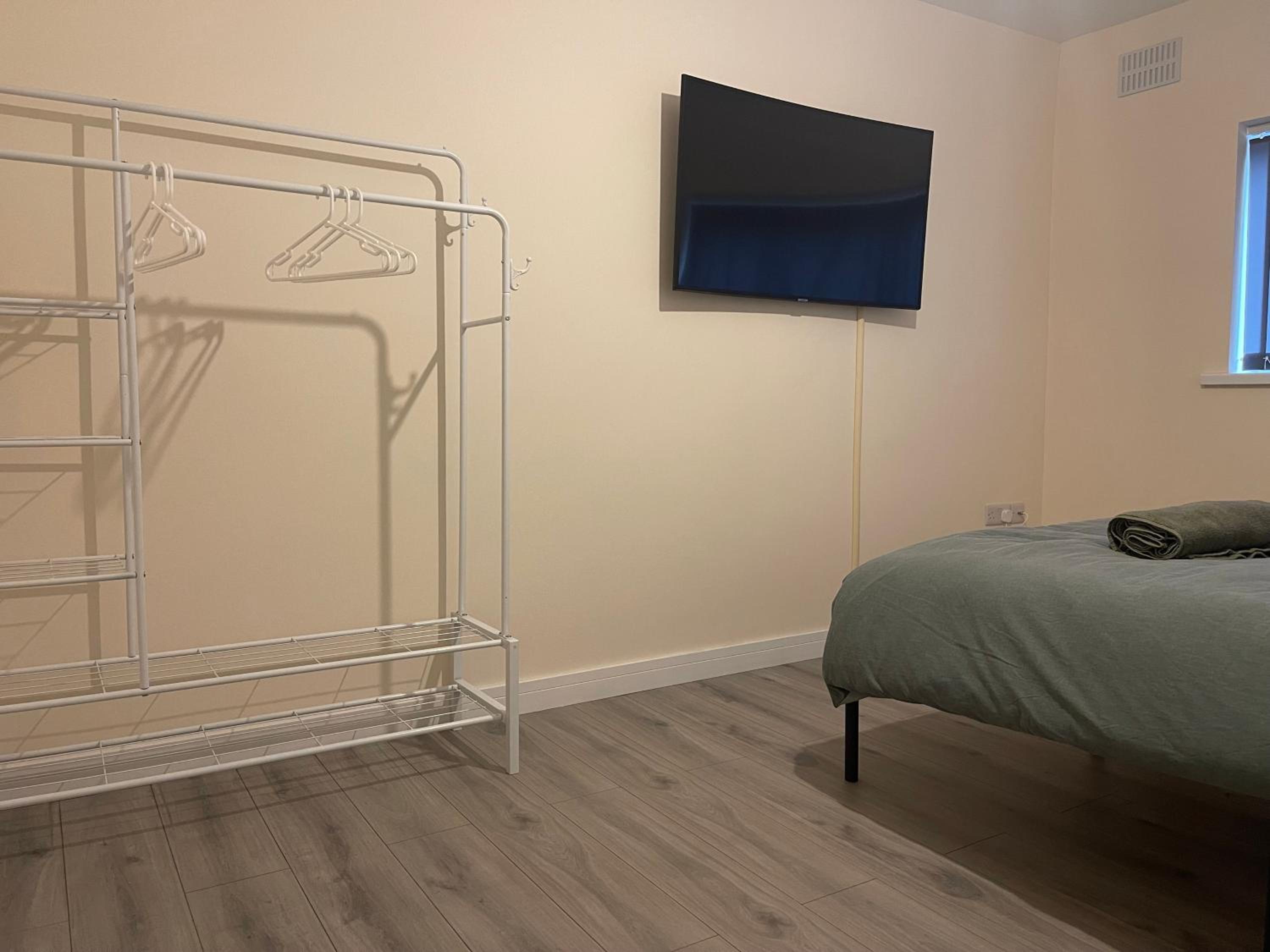 Melksham Vacations - Blue Rose - Property Image 4
