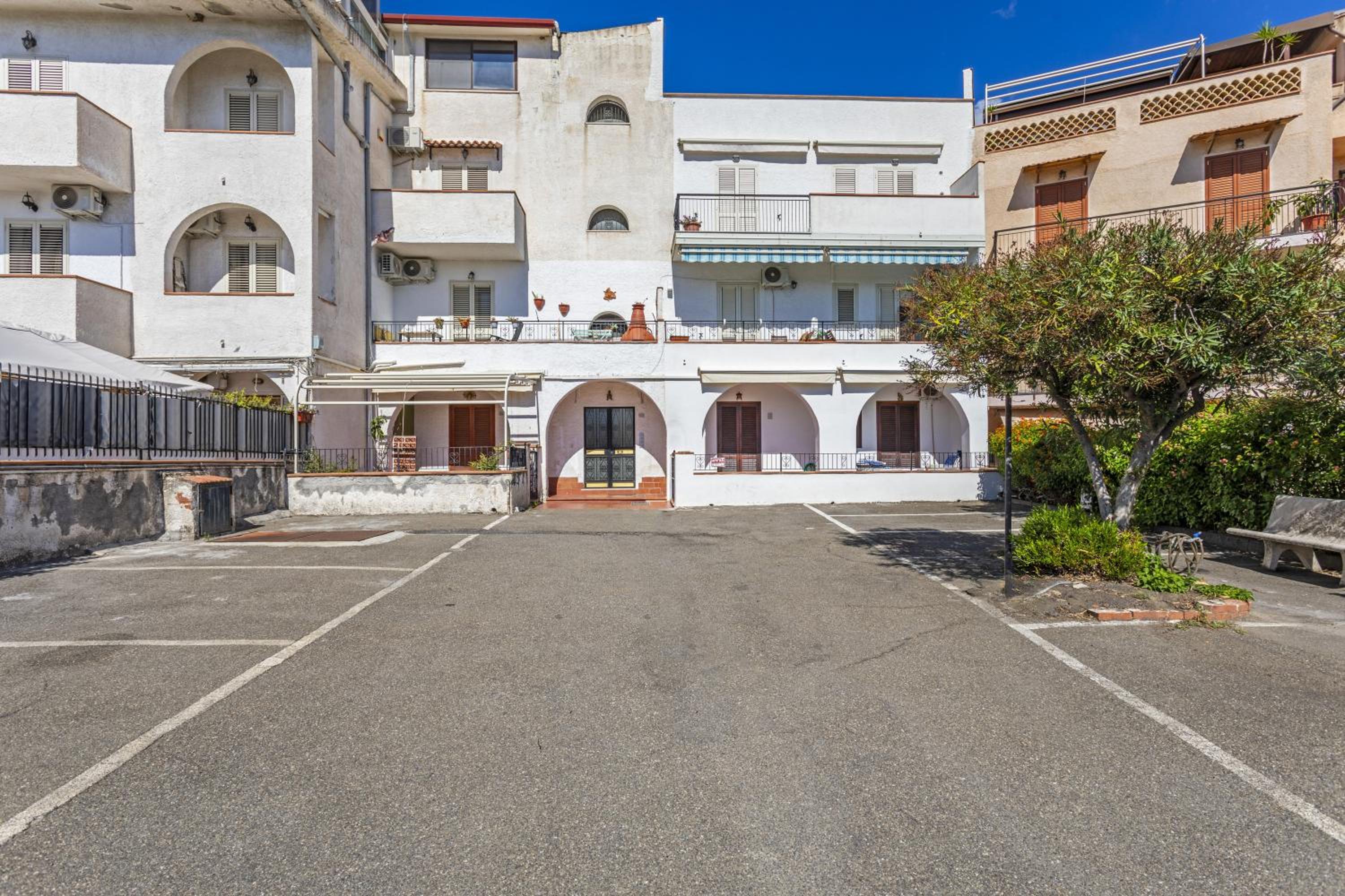 Casa Larunchi view 2
