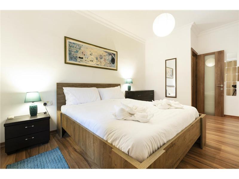 Lovely 2 bedroom Apartment in Sliema view 2