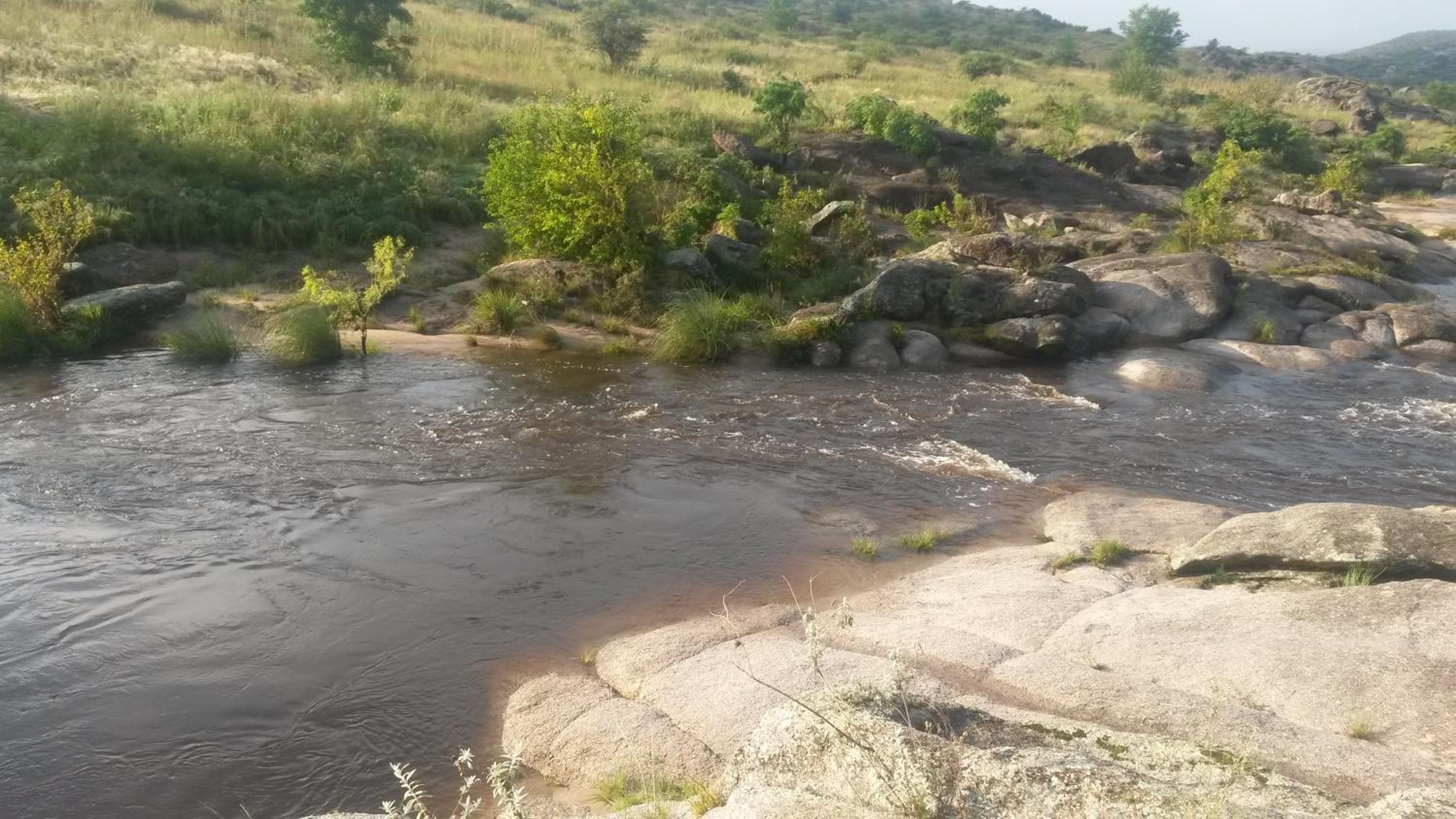 Piedramadre hermosa cabaña a metros del río hasta 4 huéspedes