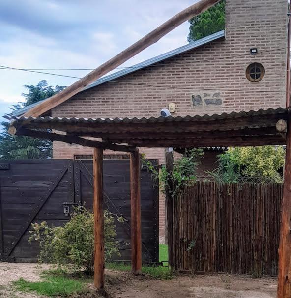 Piedramadre hermosa cabaña a metros del río hasta 4 huéspedes