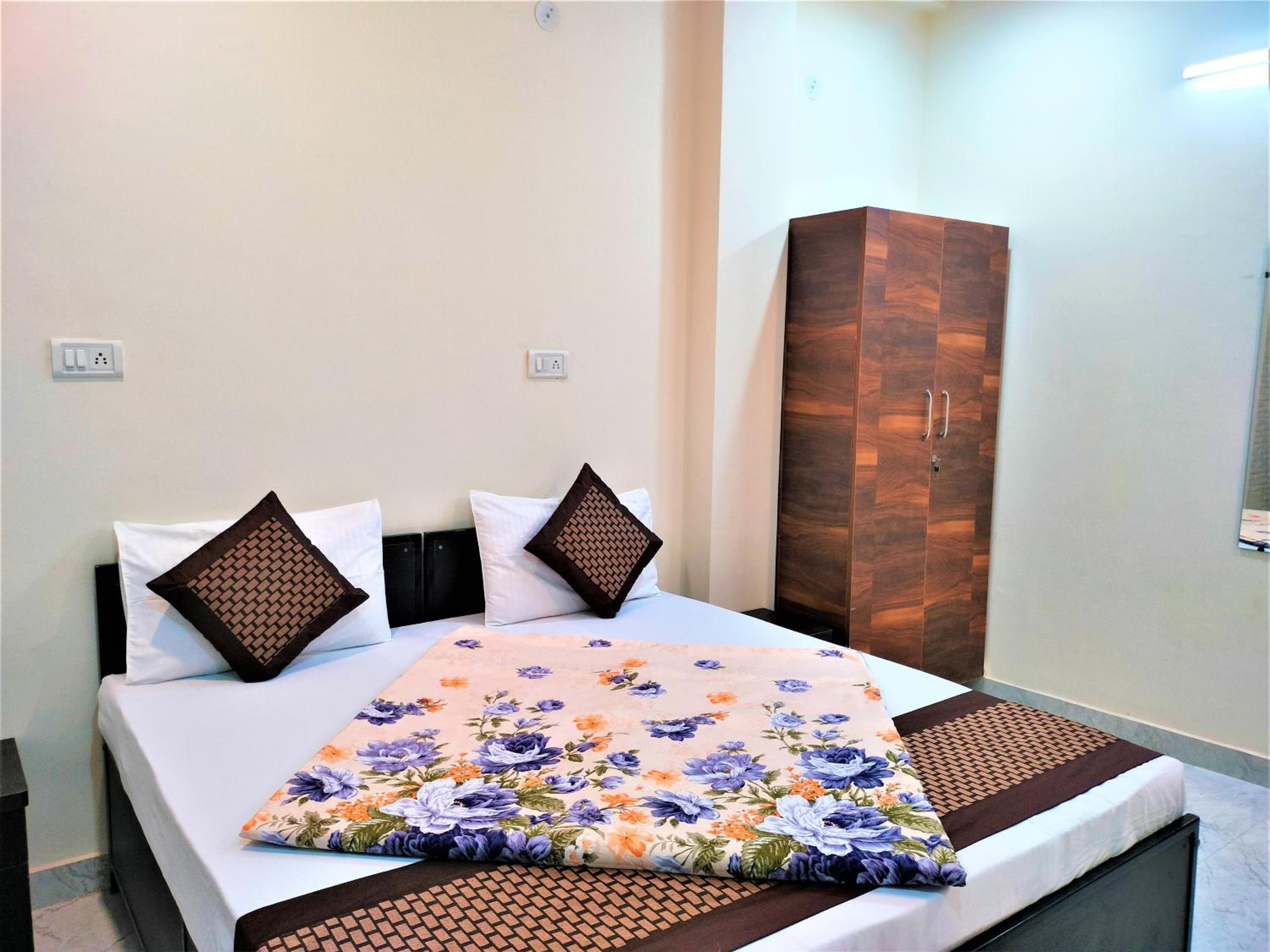 Comfort Inn Hotel,New Delhi Mayur Vihar Noida
