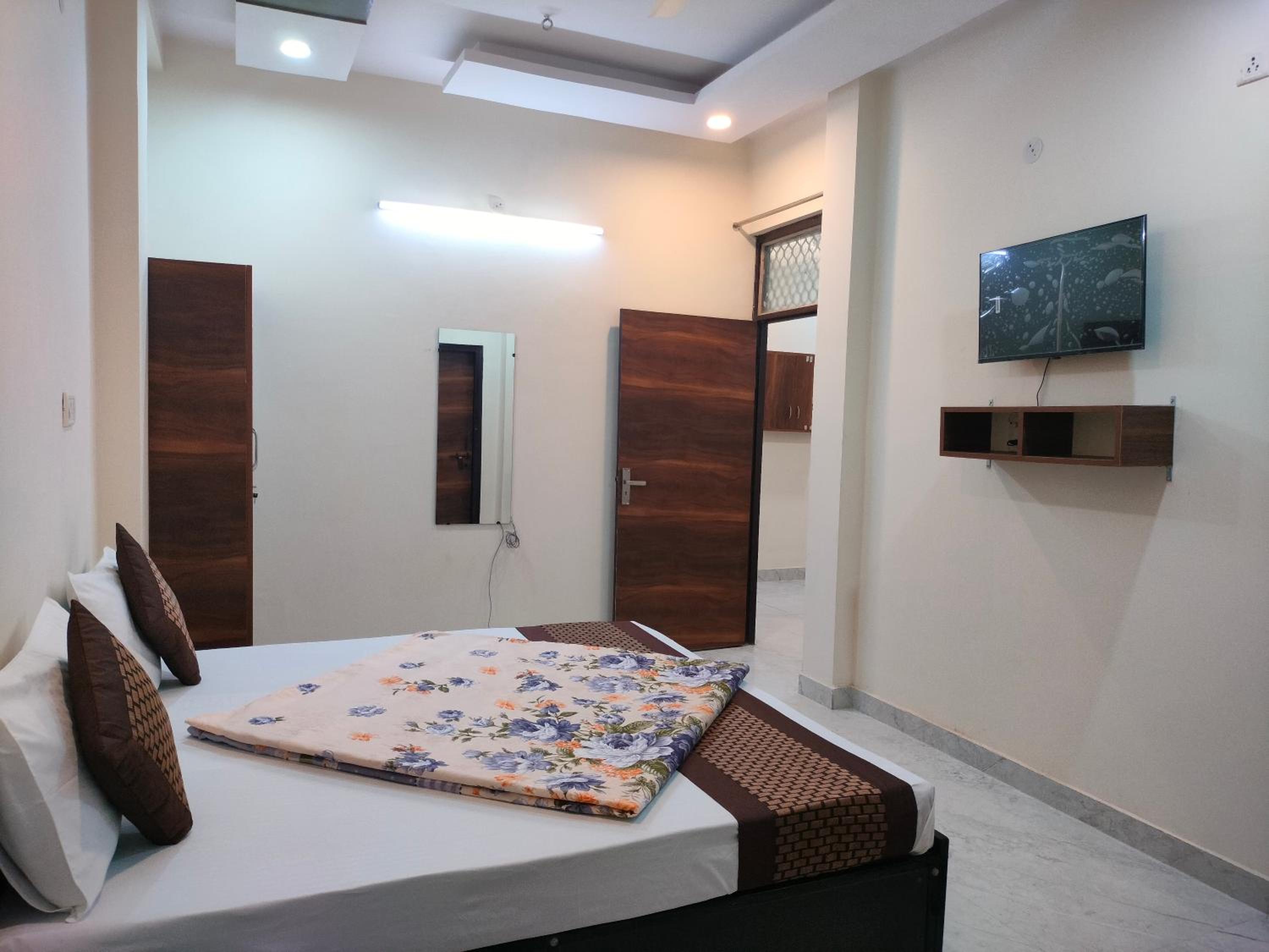 Comfort Inn Hotel,New Delhi Mayur Vihar Noida