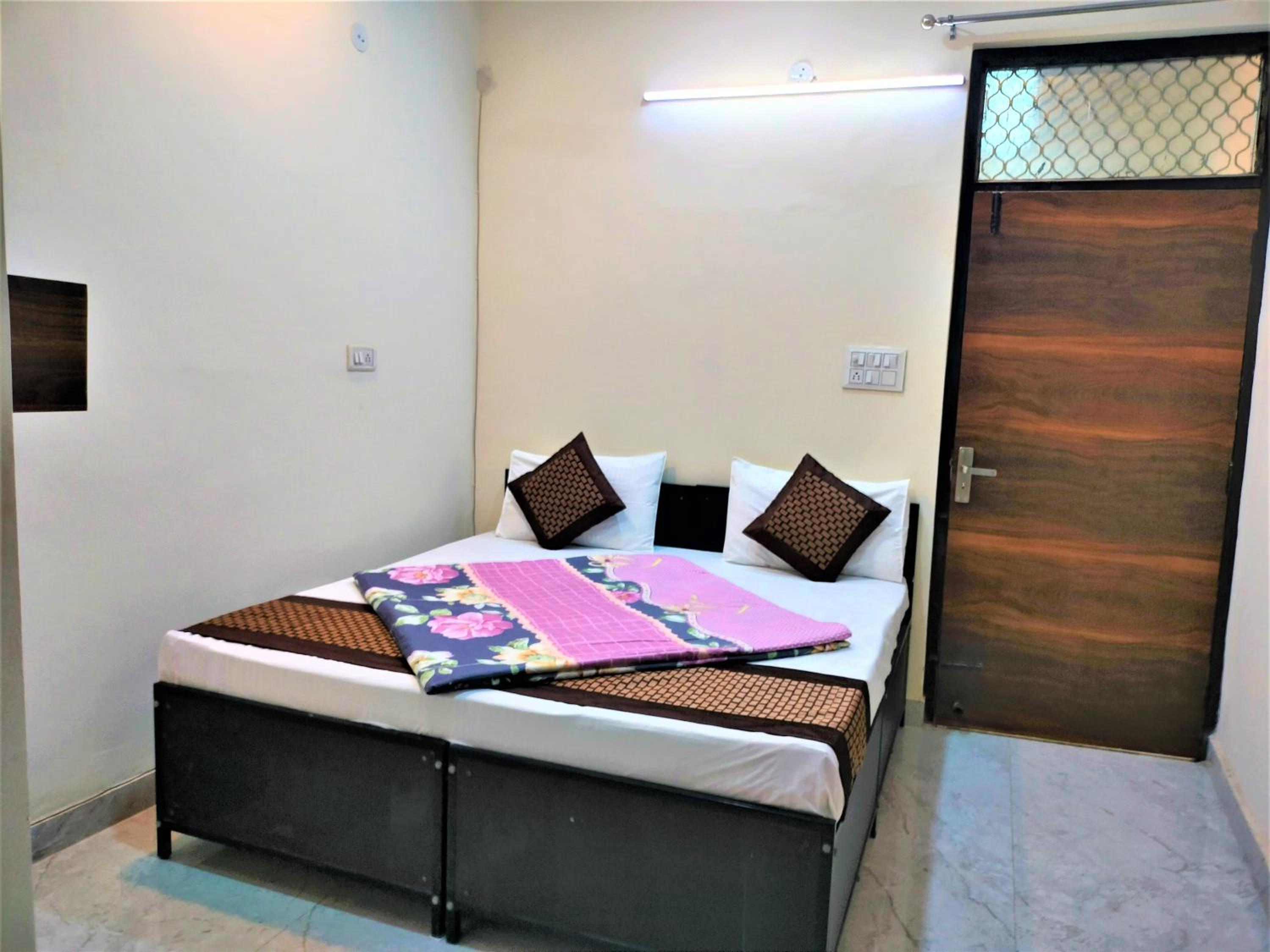 Comfort Inn Hotel,New Delhi Mayur Vihar Noida