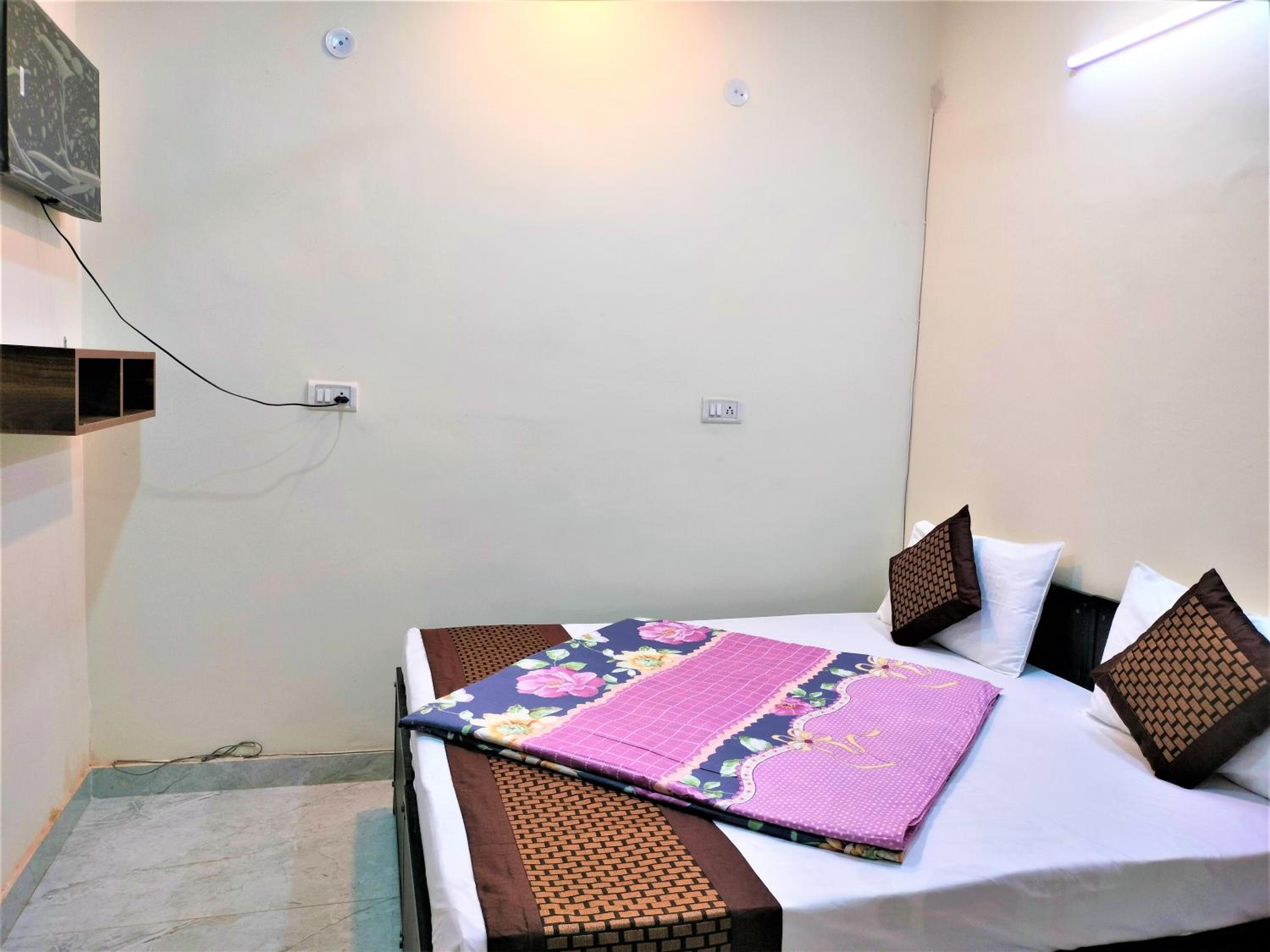 Comfort Inn Hotel,New Delhi Mayur Vihar Noida