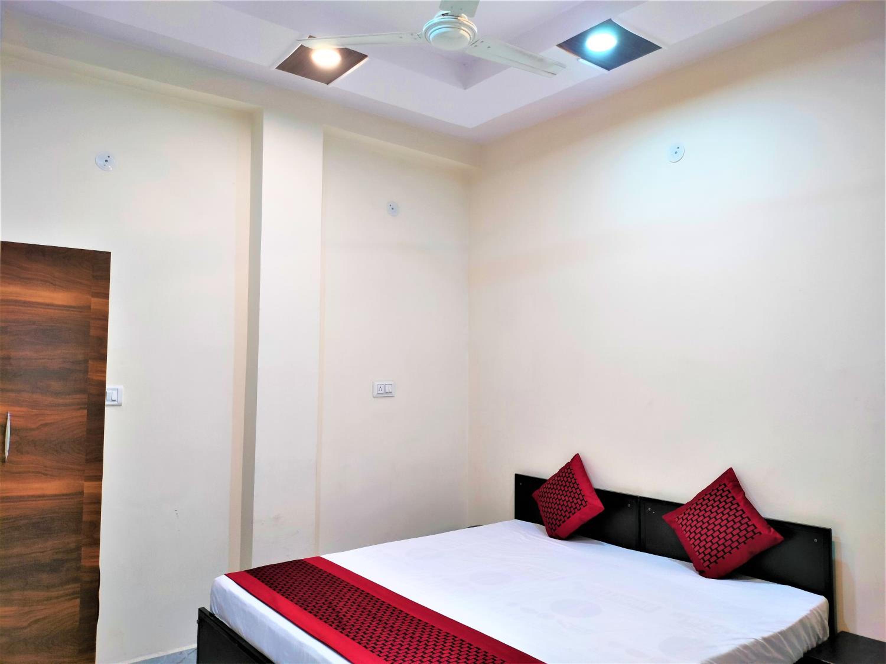 Comfort Inn Hotel,New Delhi Mayur Vihar Noida