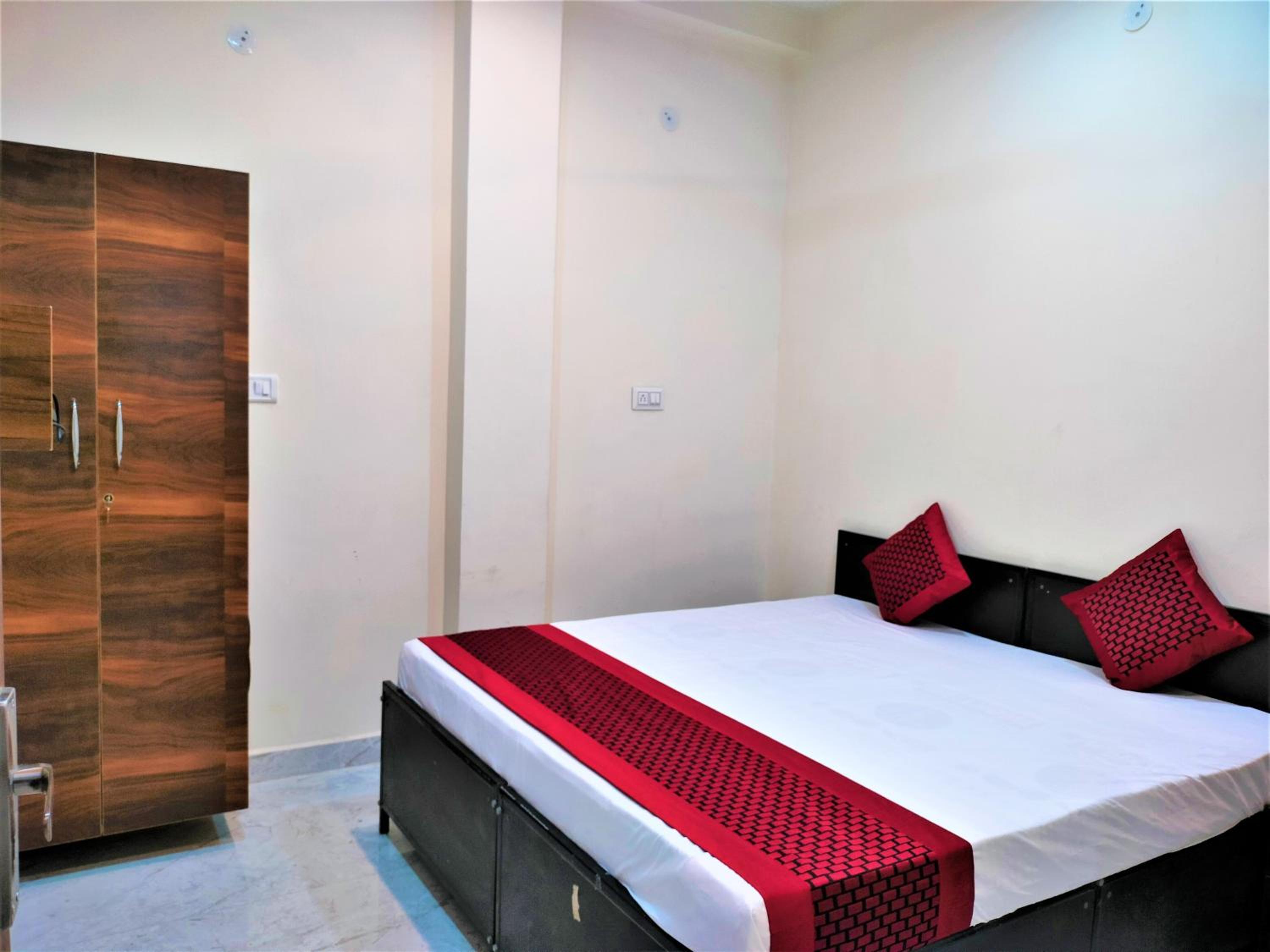 Comfort Inn Hotel,New Delhi Mayur Vihar Noida