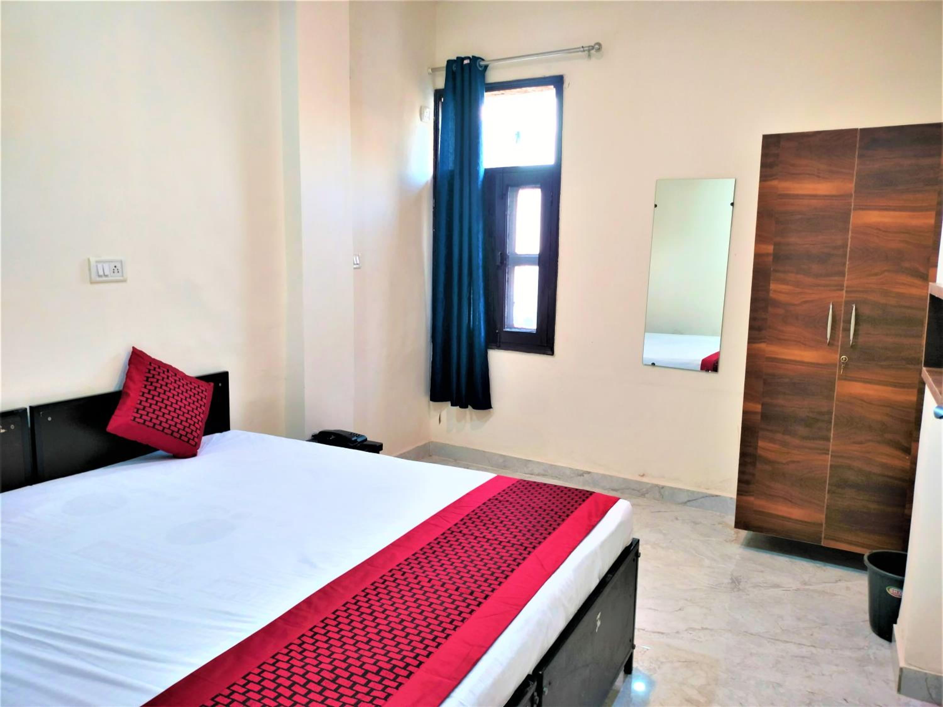 Comfort Inn Hotel,New Delhi Mayur Vihar Noida
