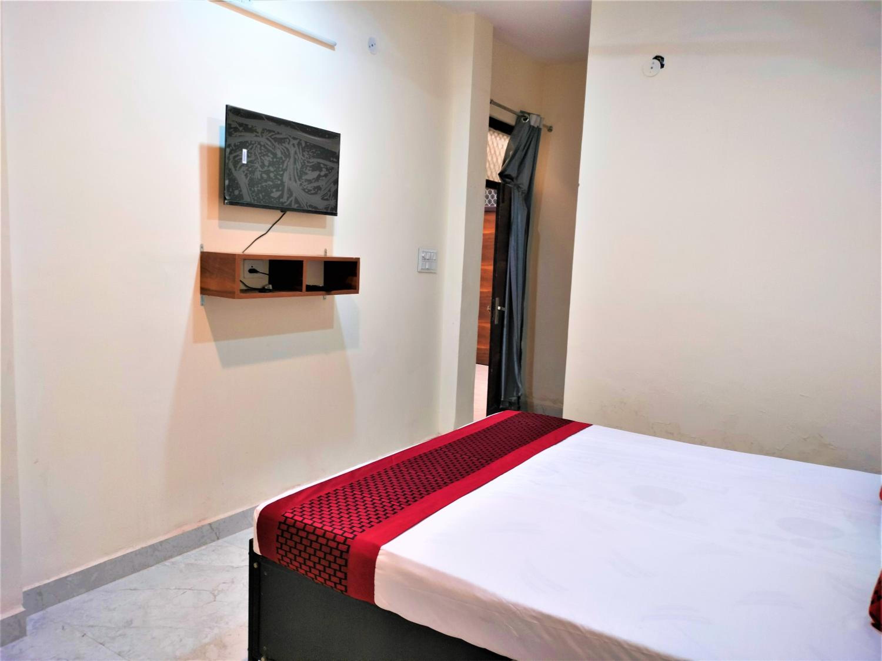 Comfort Inn Hotel,New Delhi Mayur Vihar Noida