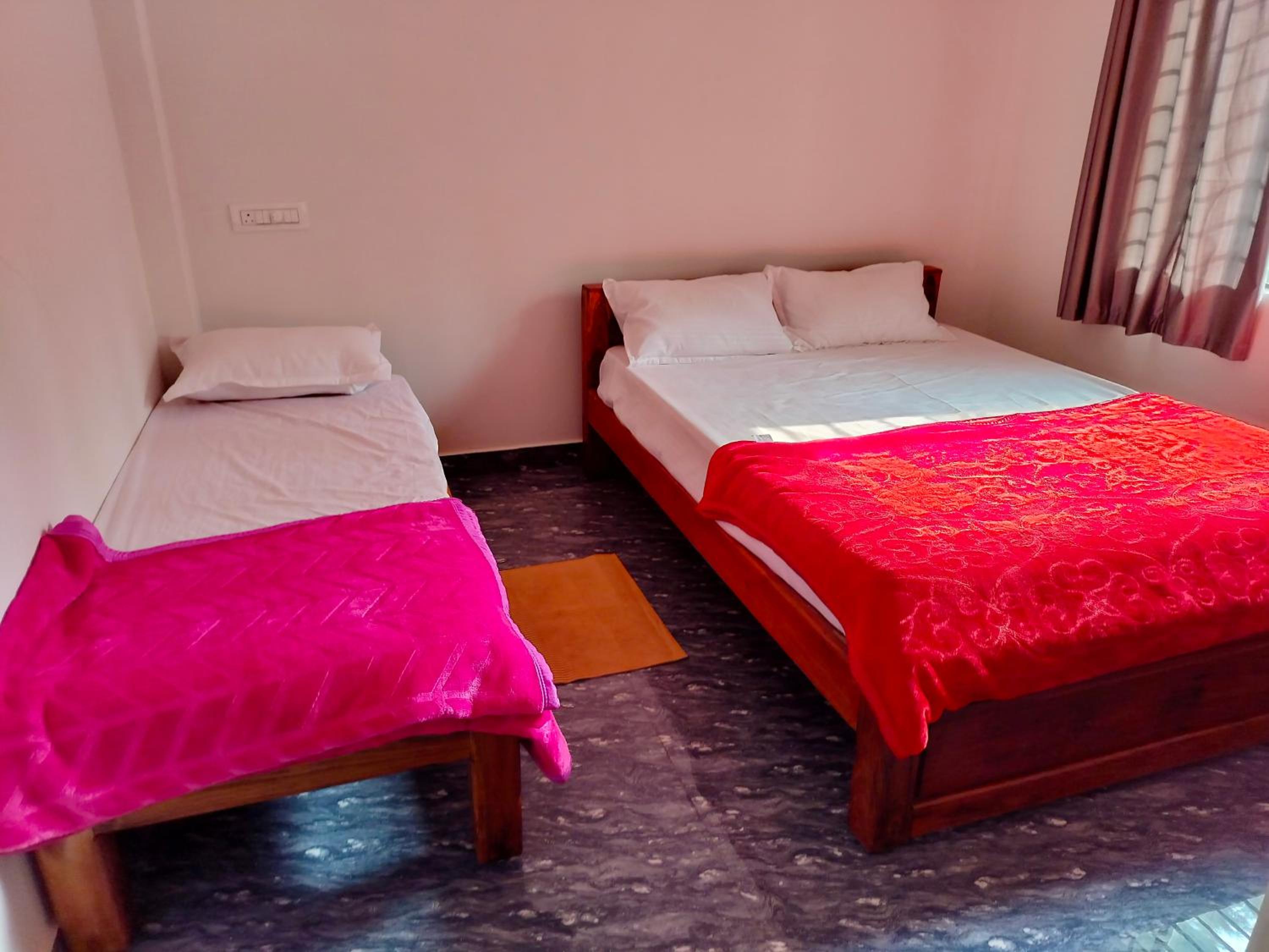 Giridhama homestay