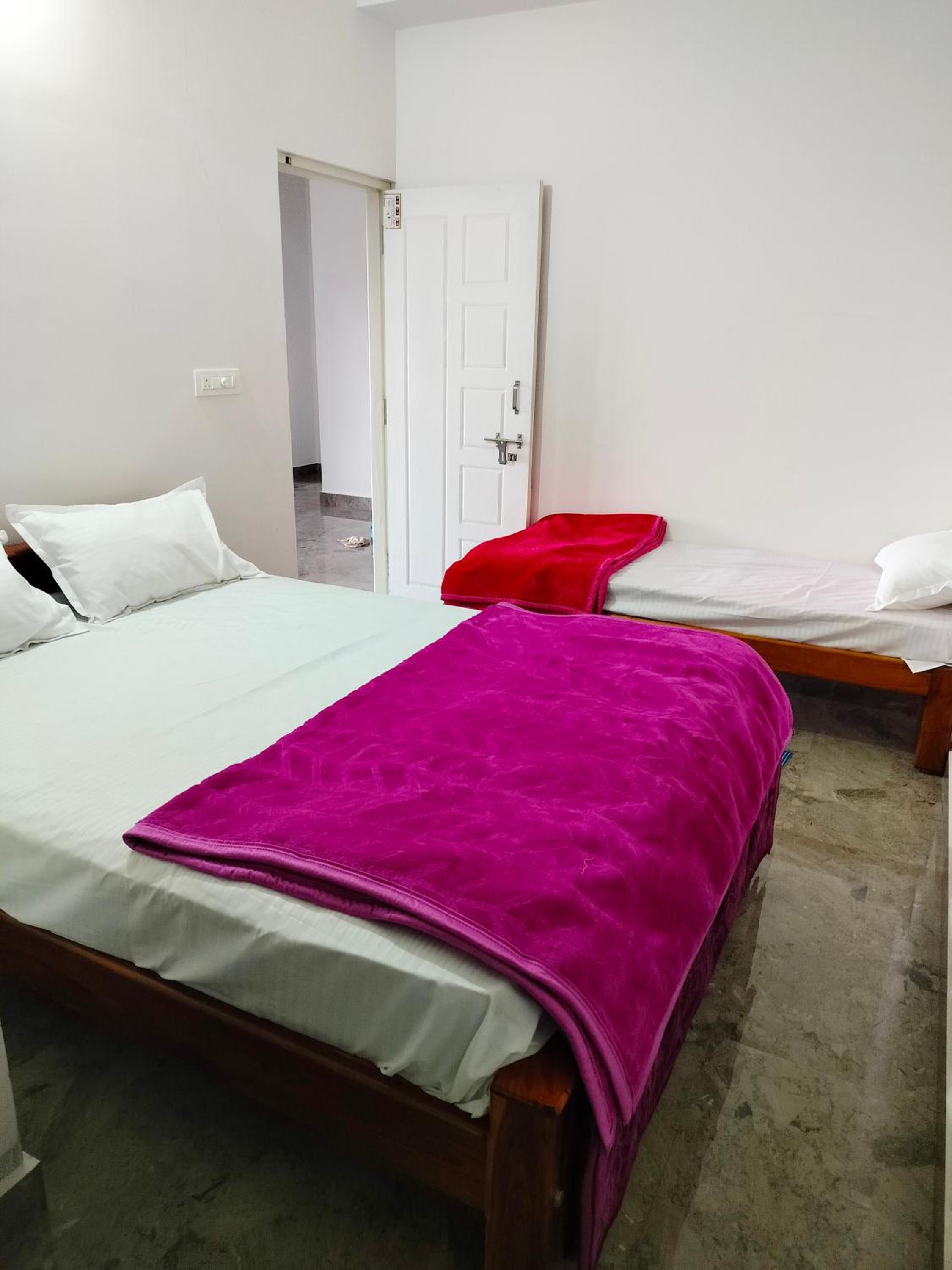 Giridhama homestay