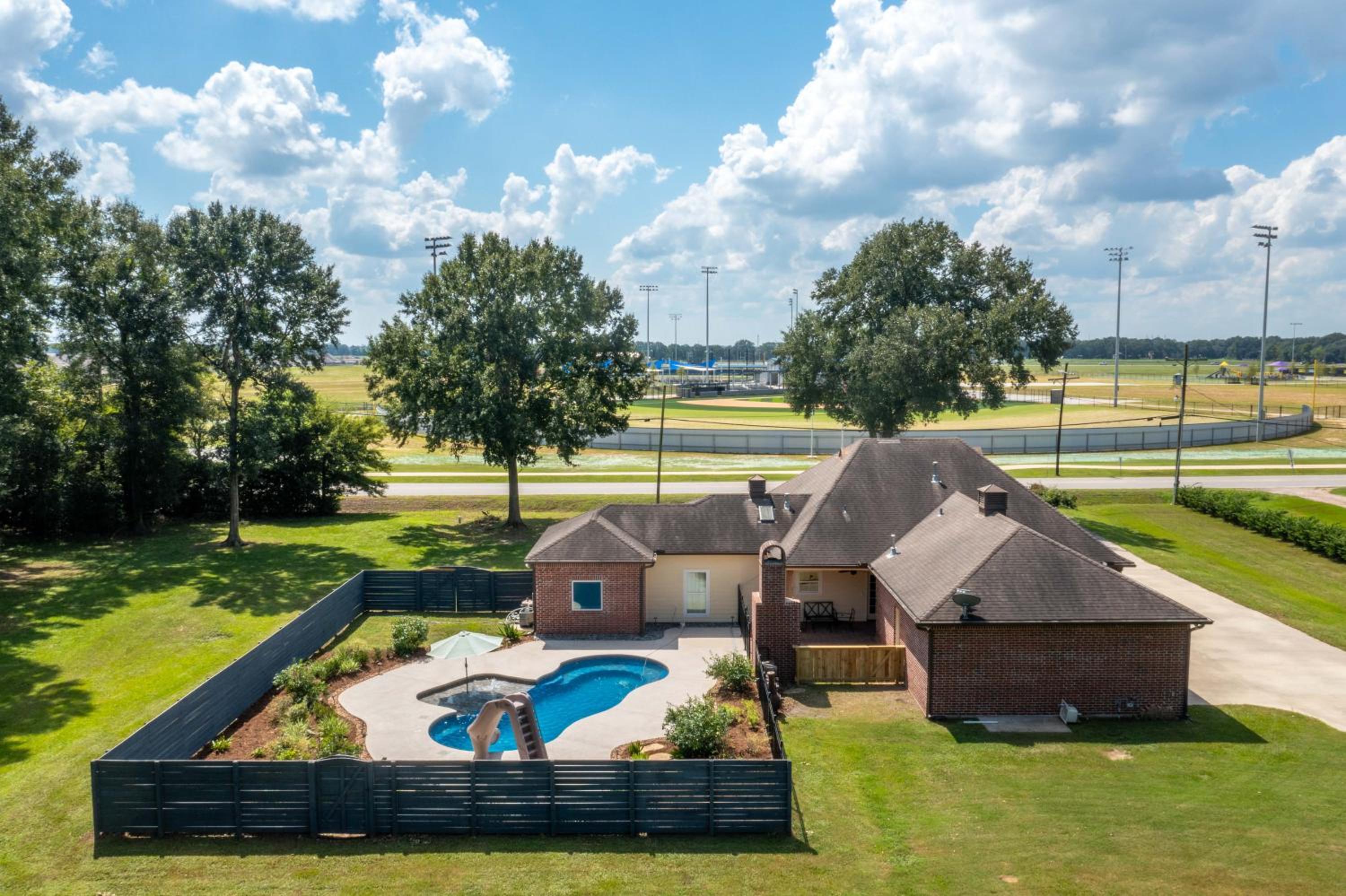 Gameday Getaway - Pool - King Bed - Sports Complex view 2