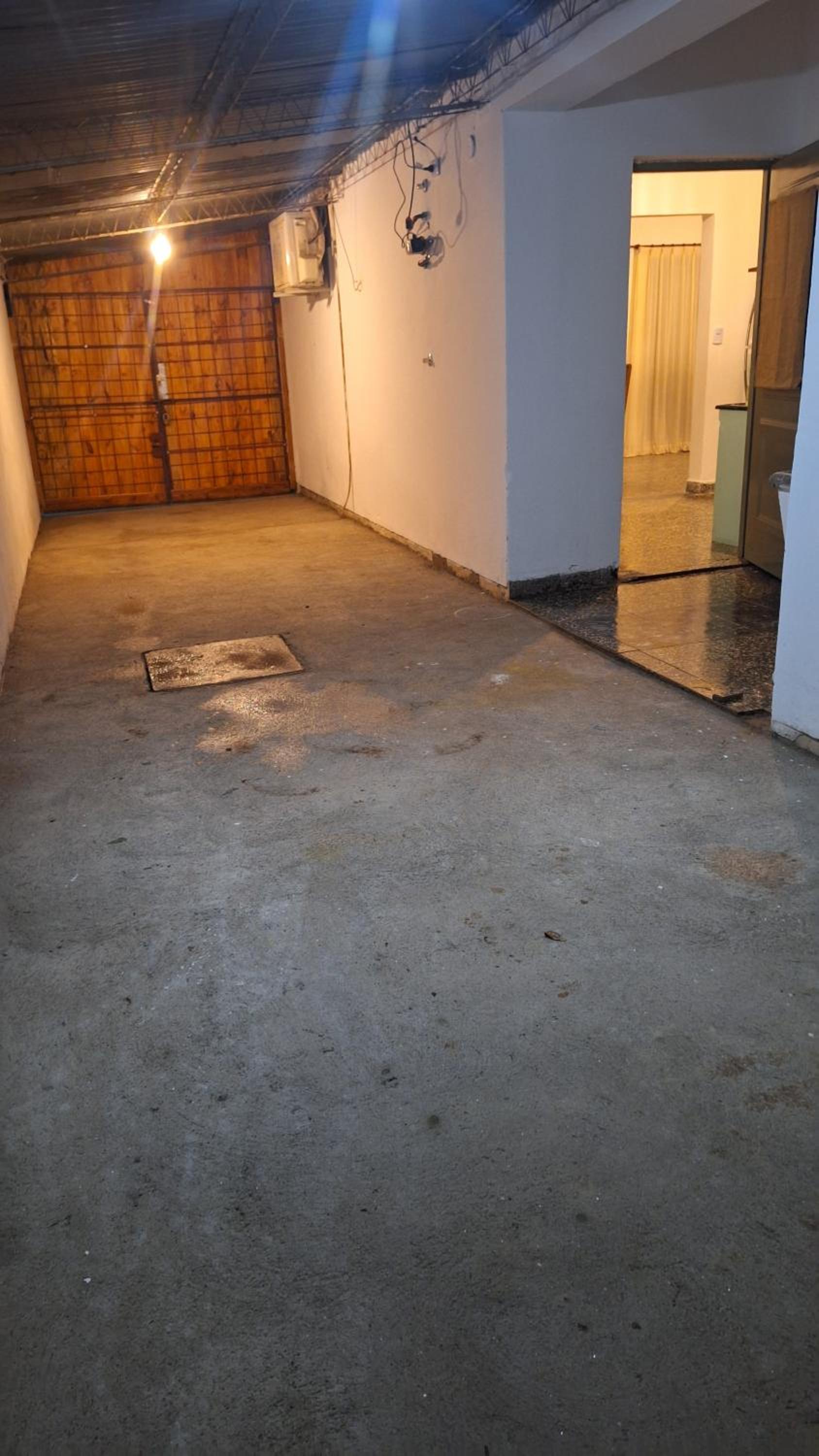 La casa, alquiler temporario - casa completa con cochera y patio- parrilla