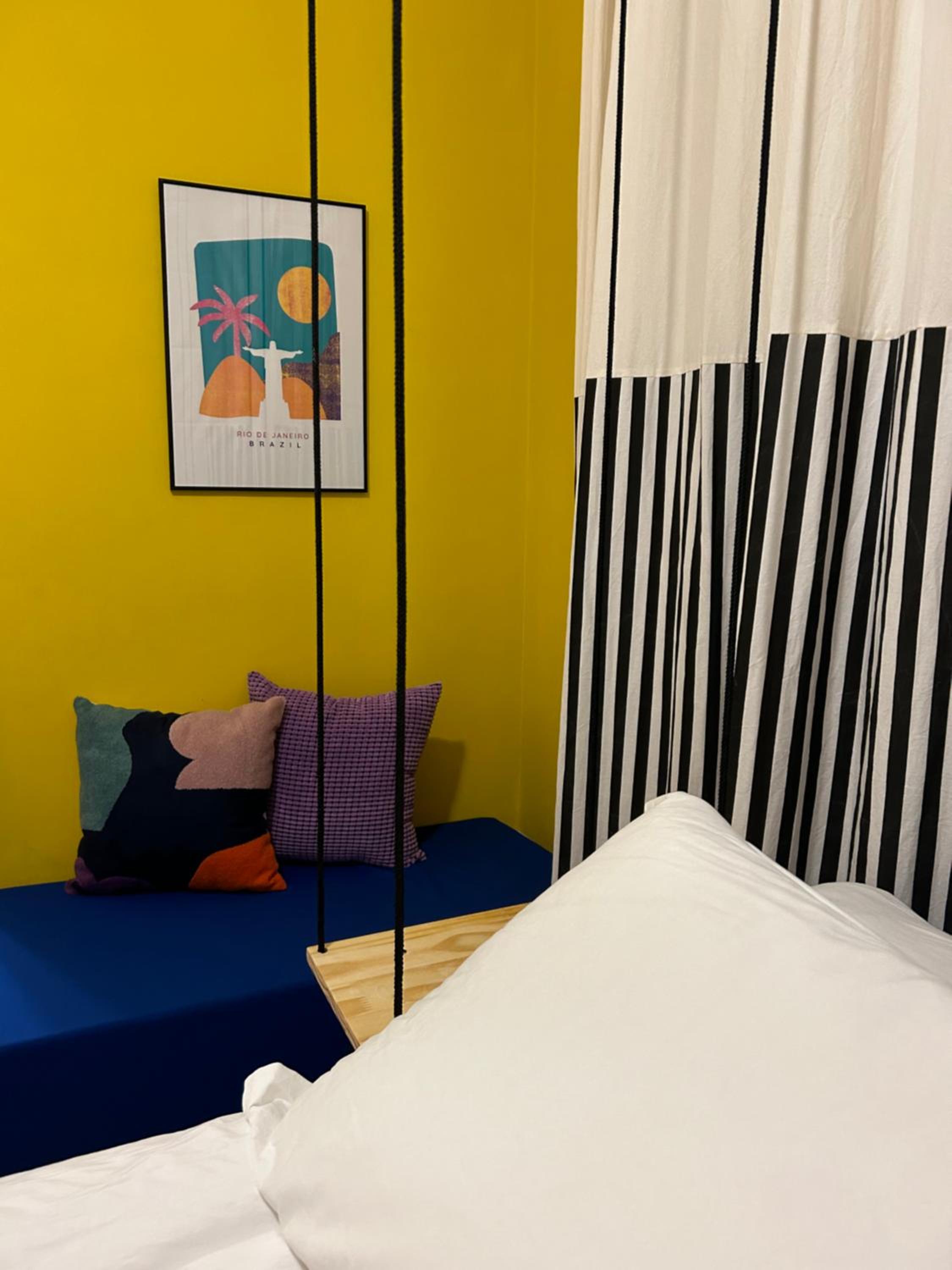Pé na Areia na Quadra Praia Copacabana melhor localização Rio WiFi 600Mb