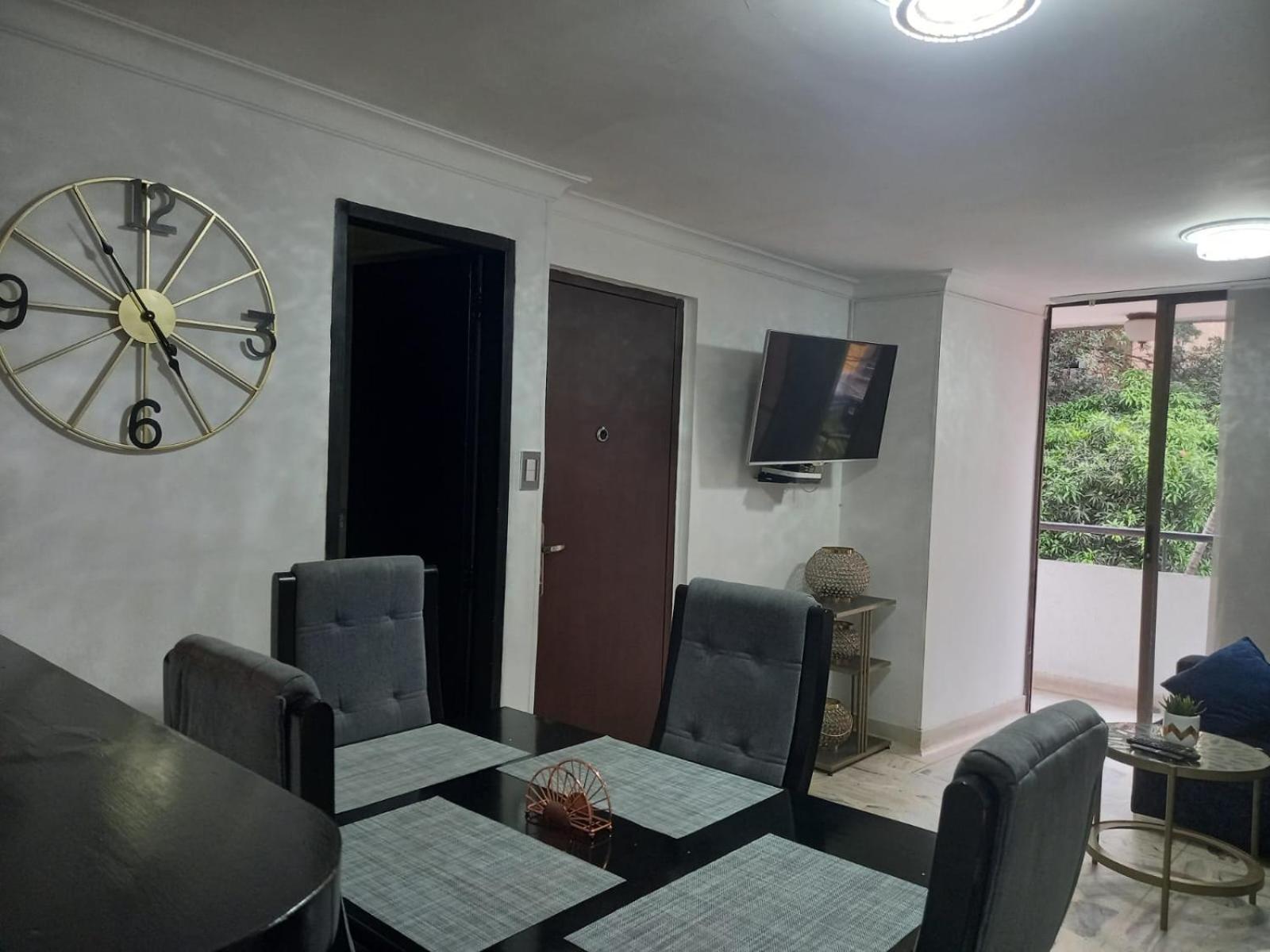 apartamento 3 habitaciones cerca al parque del poblado