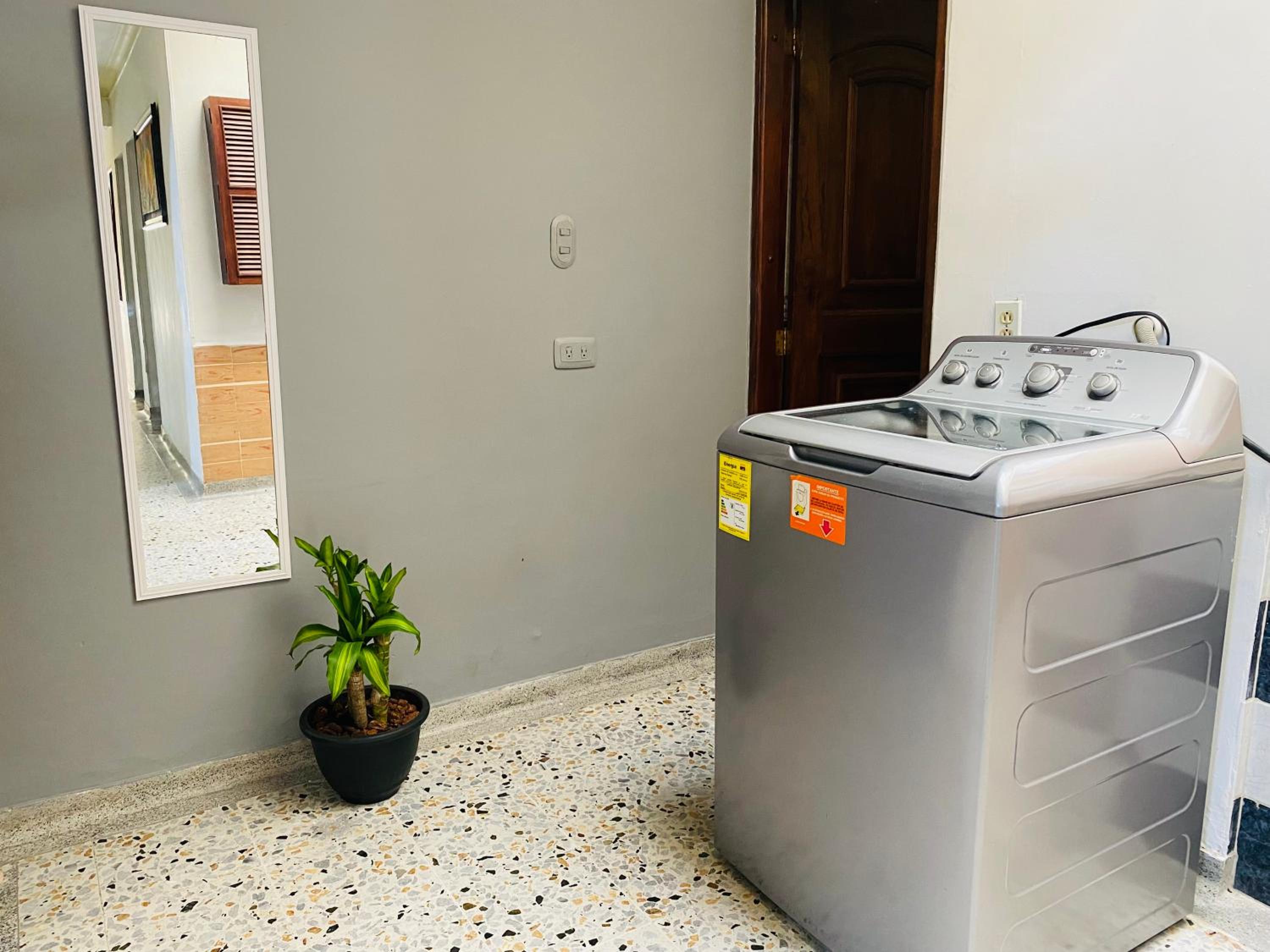 Ubicación excelente, casa amplia en Laureles