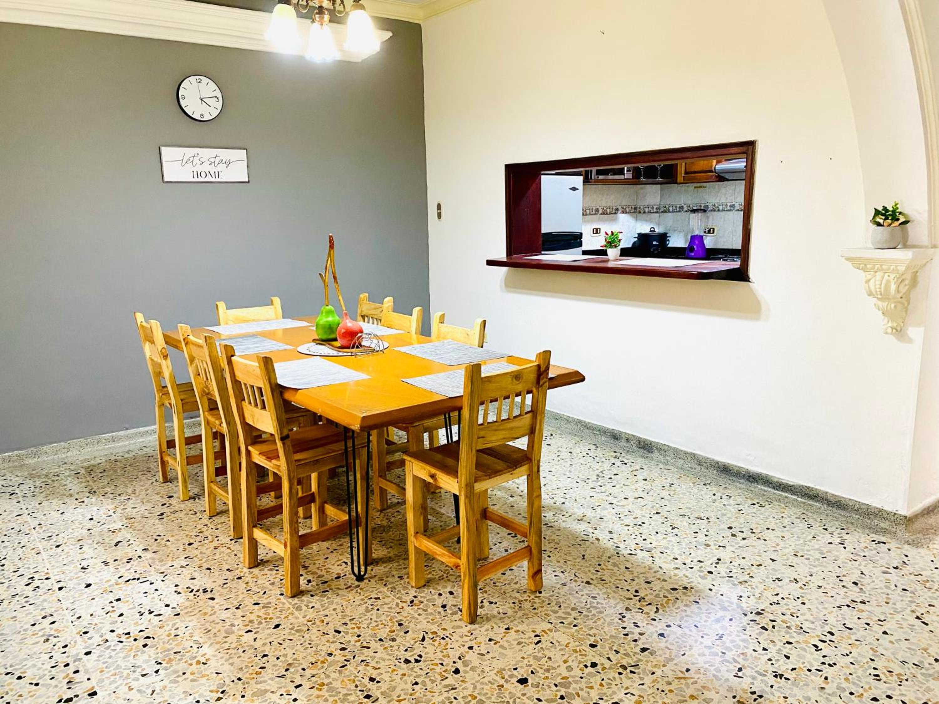 Ubicación excelente, casa amplia en Laureles