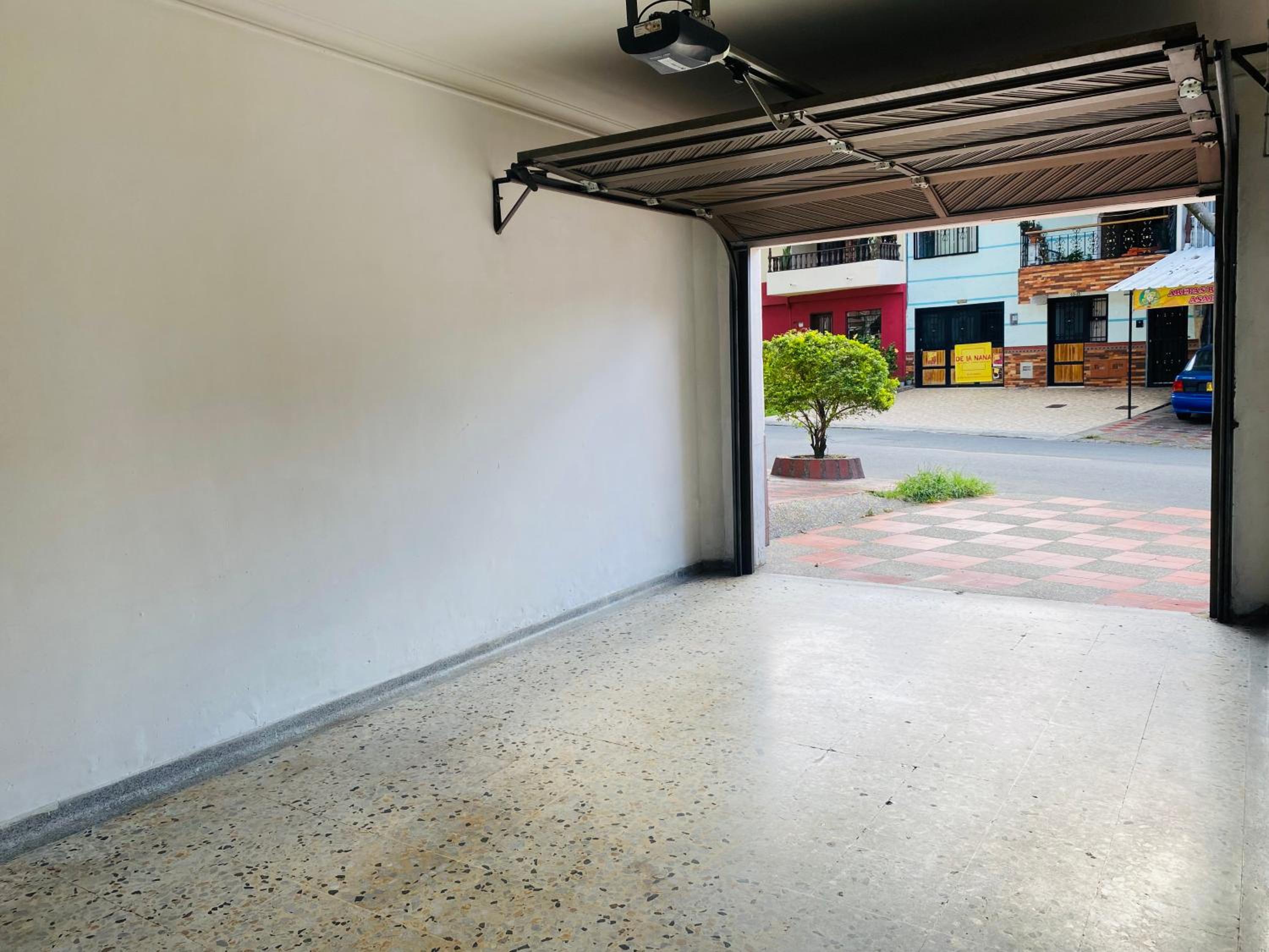 Ubicación excelente, casa amplia en Laureles