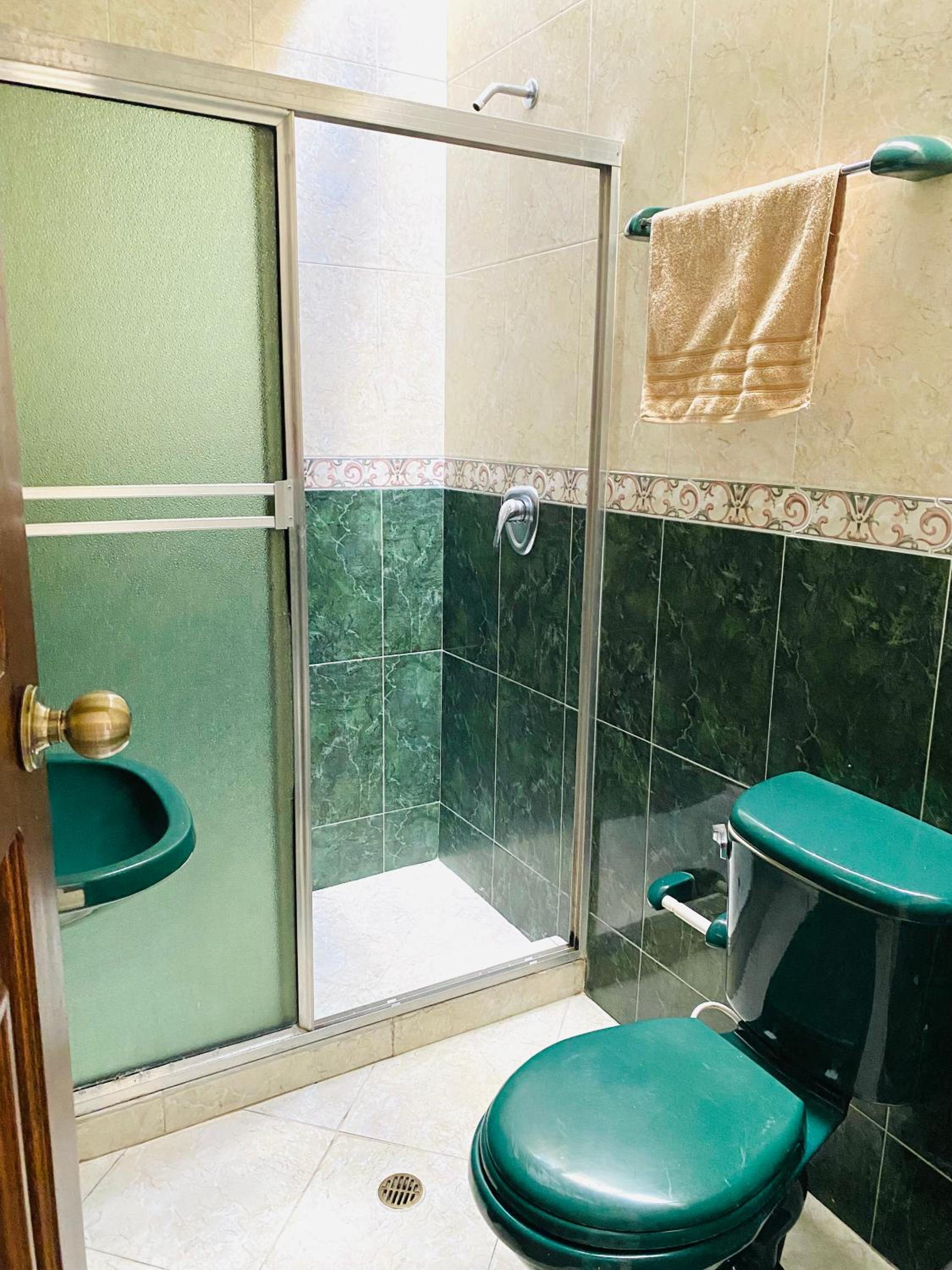 Ubicación excelente, casa amplia en Laureles