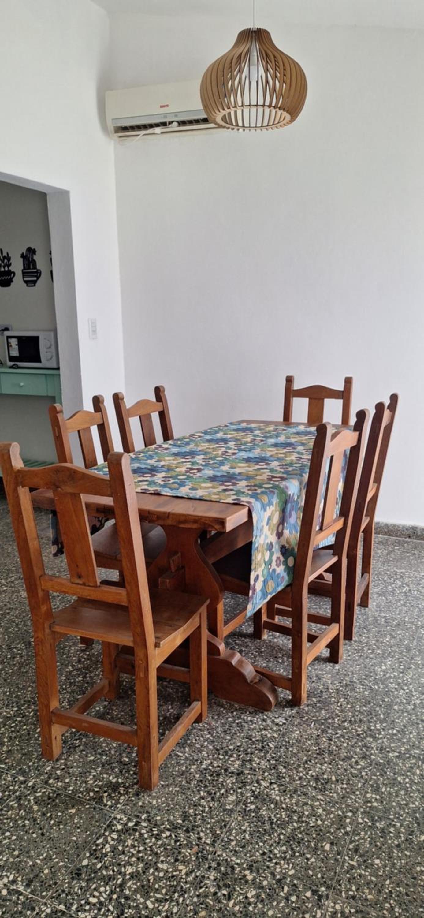 La casa, alquiler temporario - casa completa con cochera y patio- parrilla
