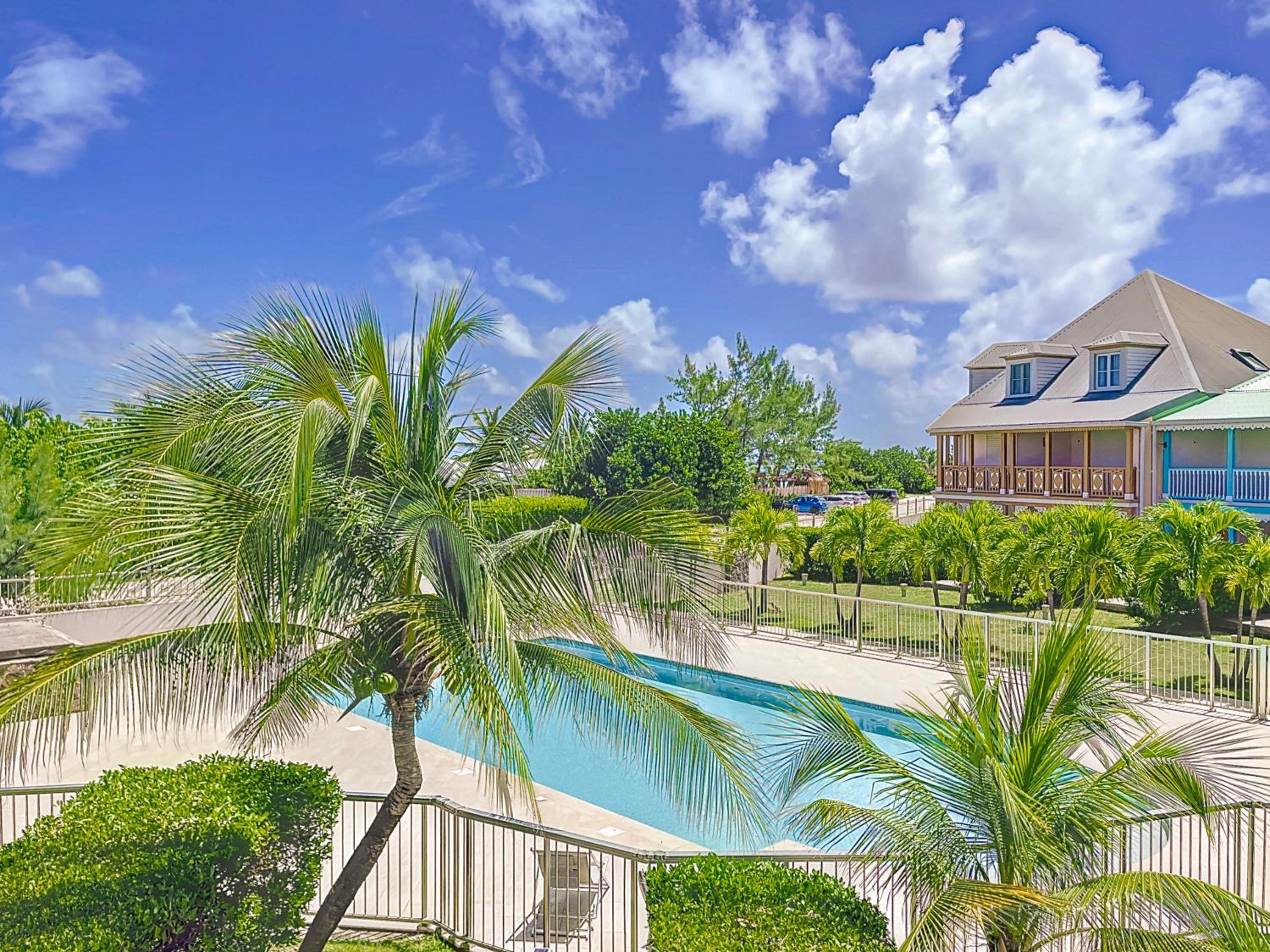 Sable Bleu Elegant 2-Bedroom Oceanfront Apartment view 2