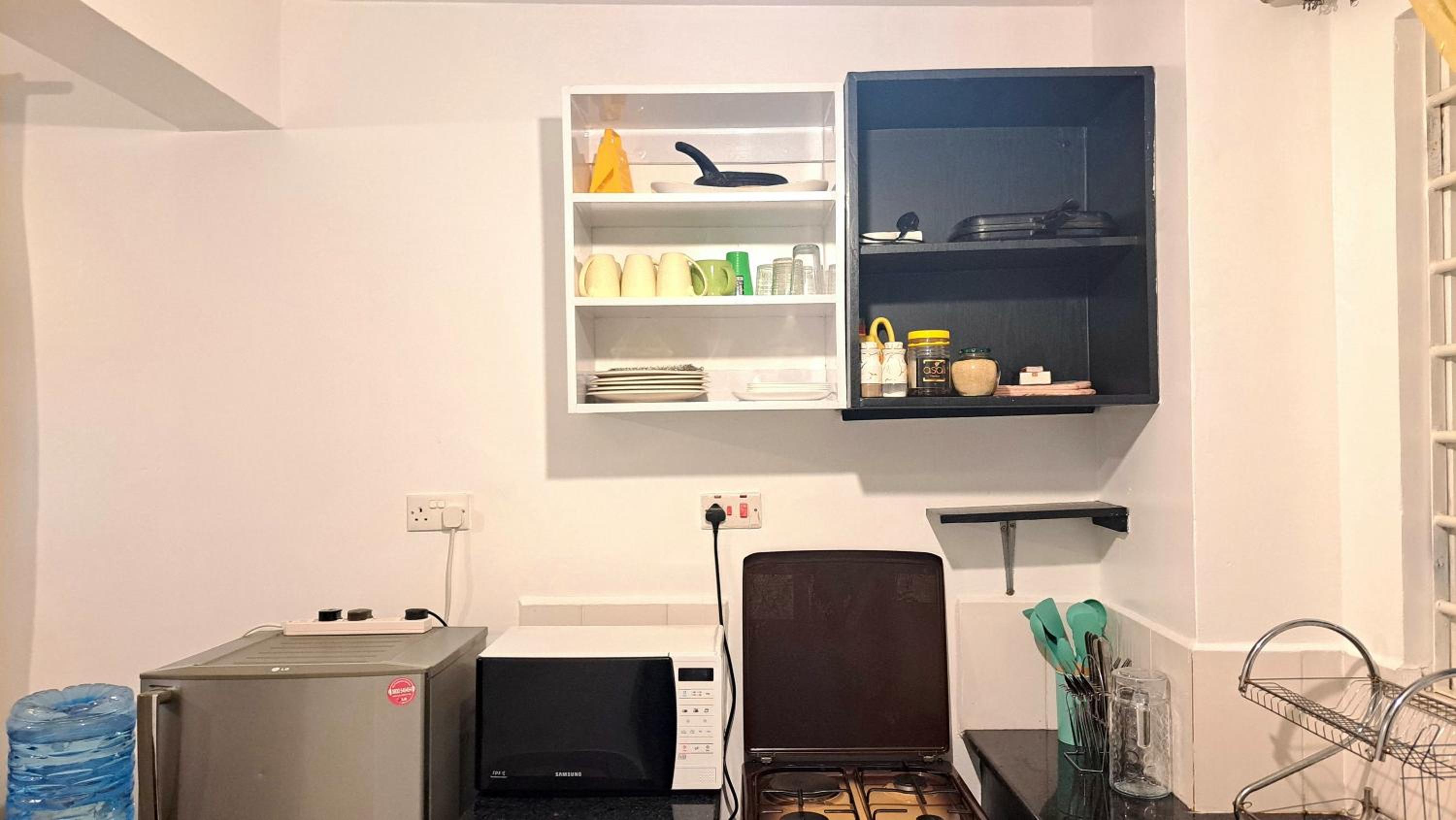Racecourse Gardens Apartments 1 Bedroom Bliss With Pool Gym and Washer