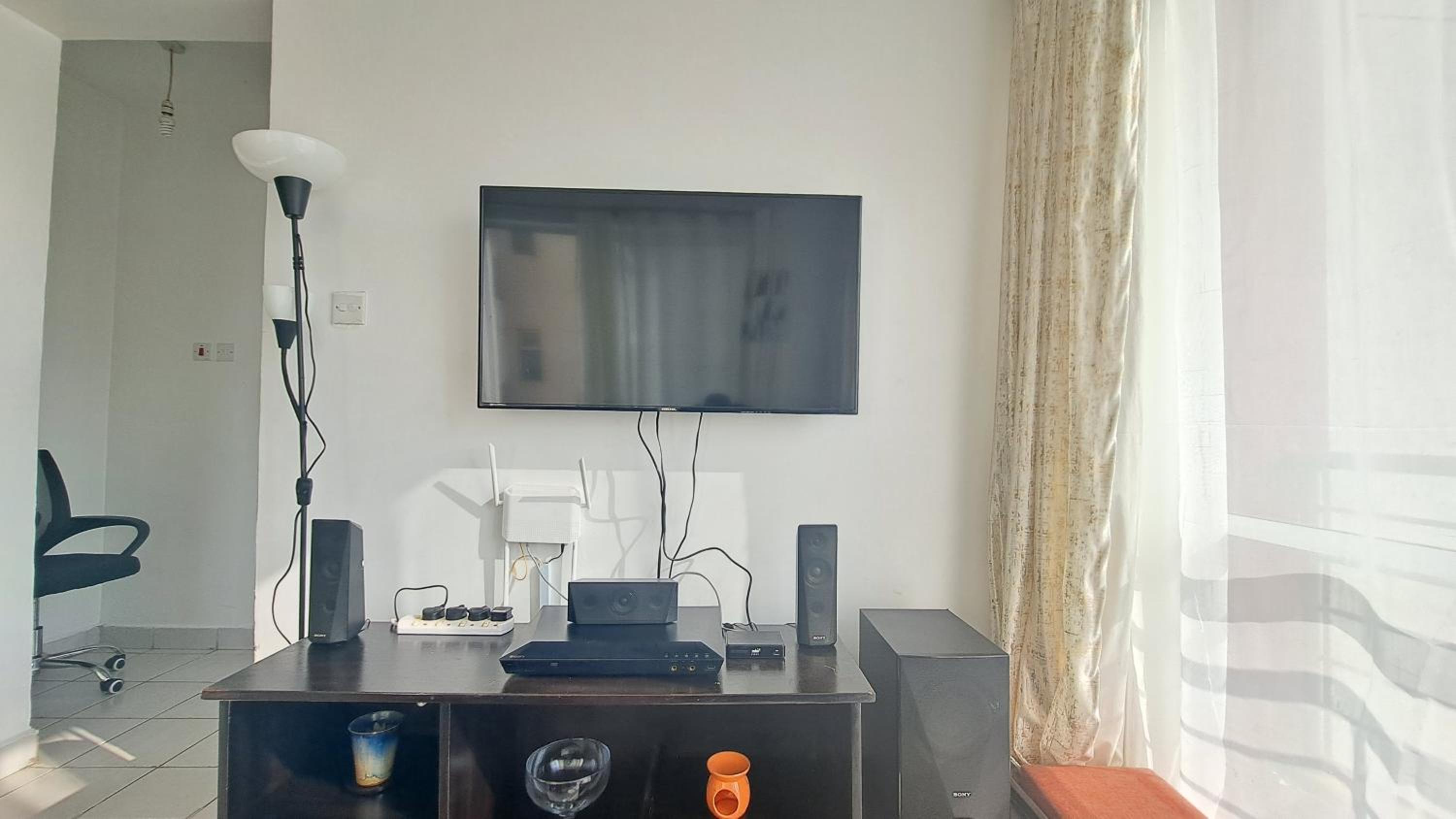 Racecourse Gardens Apartments 1 Bedroom Bliss With Pool Gym and Washer