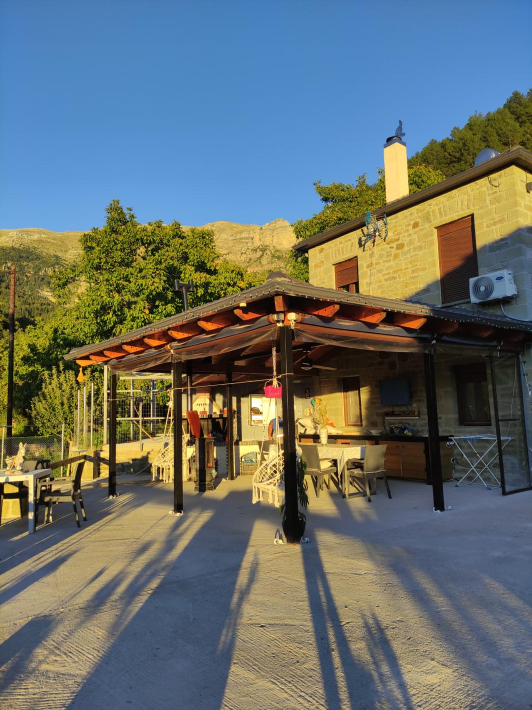 Stonehouse Karidis