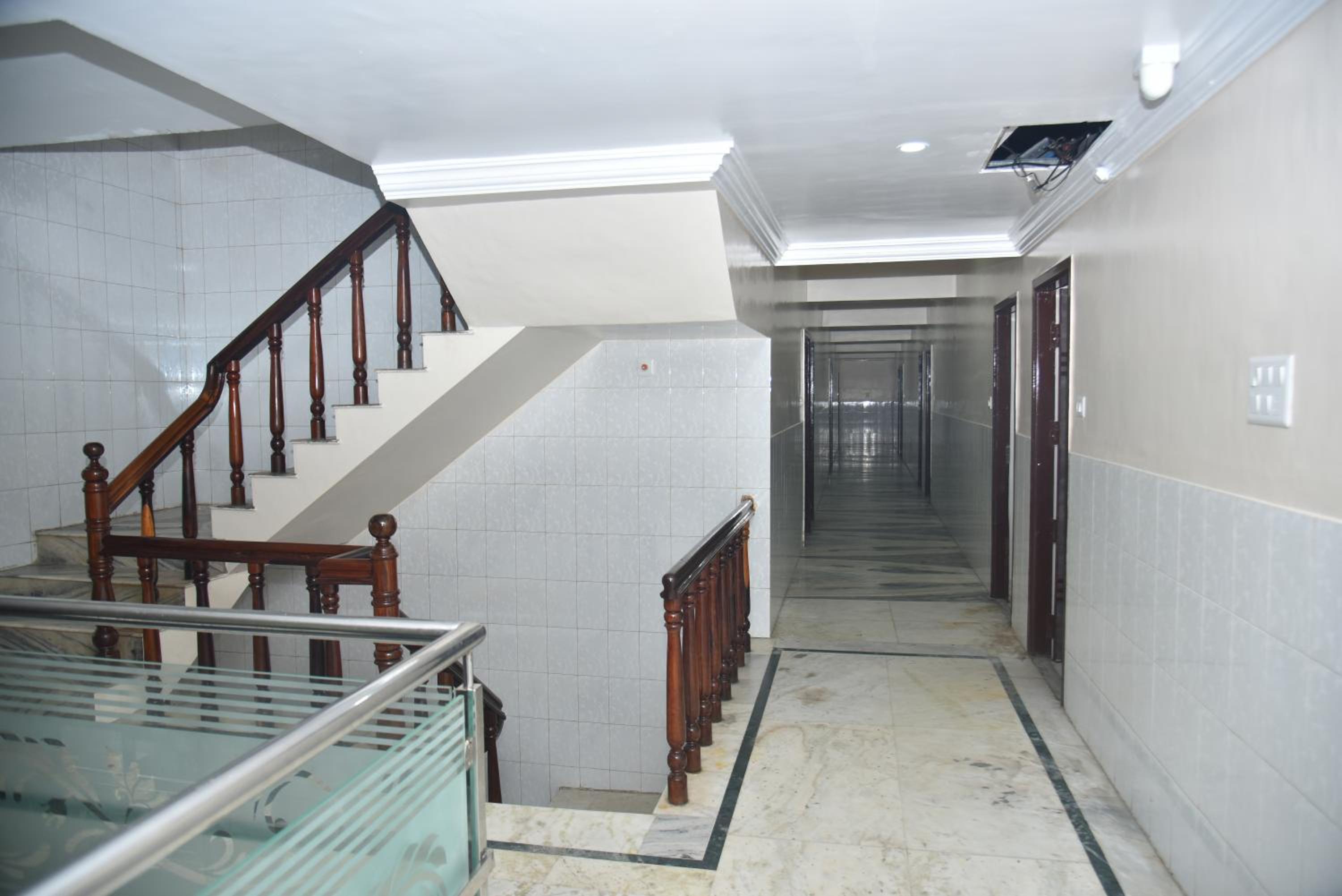 ARIHANTH DELUXE LODGe