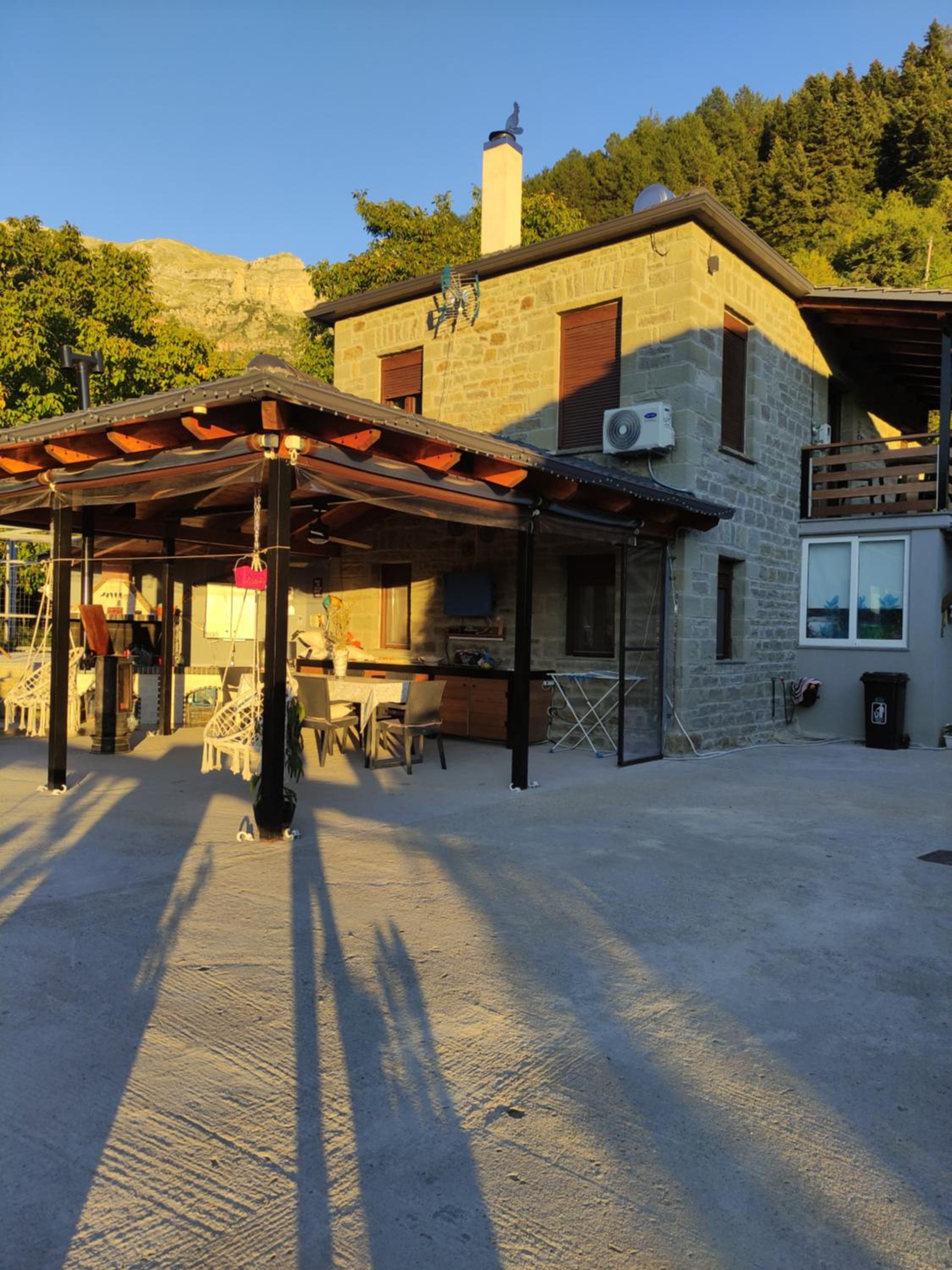 Stonehouse Karidis