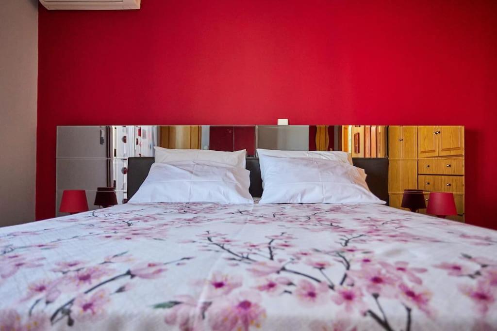 Luxury 3 Bedroom Apartment with Garden