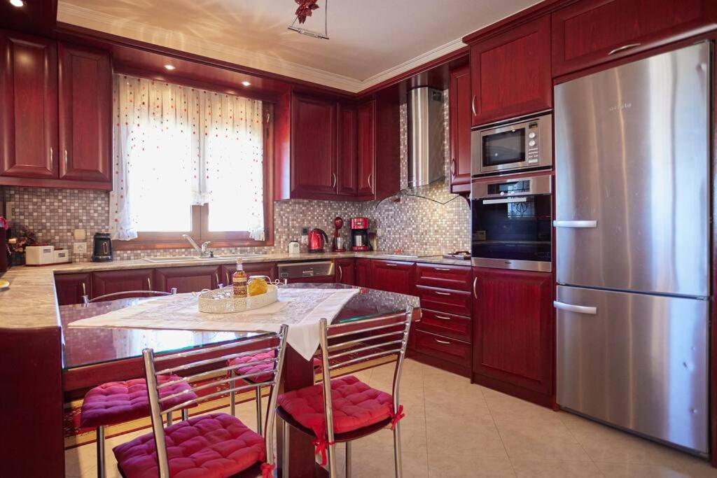 Luxury 3 Bedroom Apartment with Garden