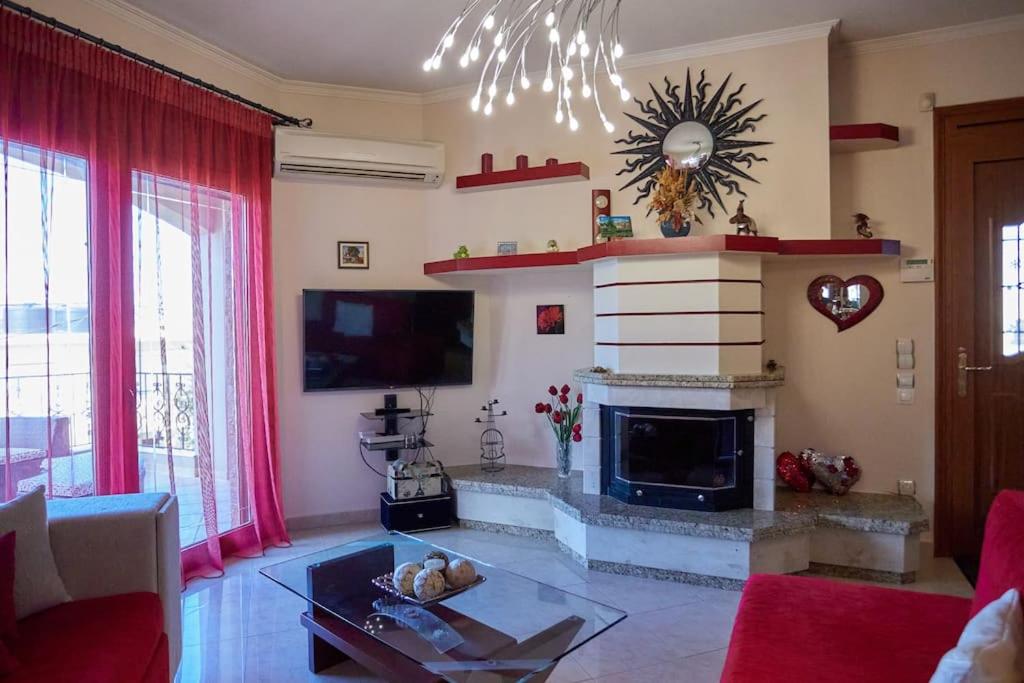 Luxury 3 Bedroom Apartment with Garden