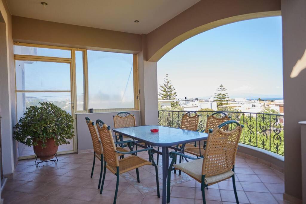 Luxury 3 Bedroom Apartment with Garden