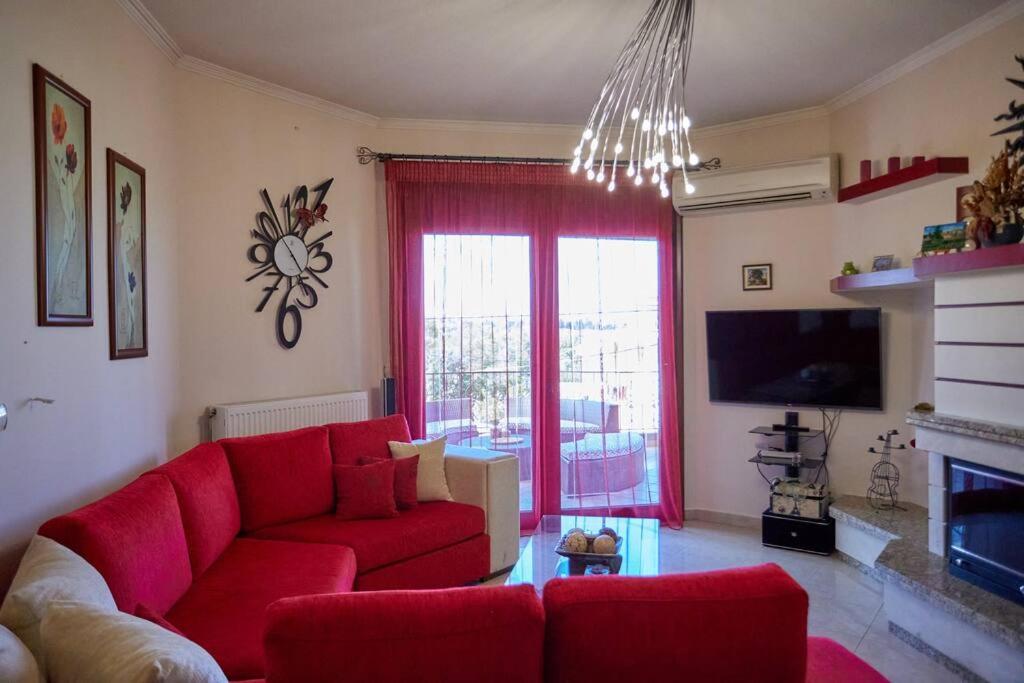 Luxury 3 Bedroom Apartment with Garden