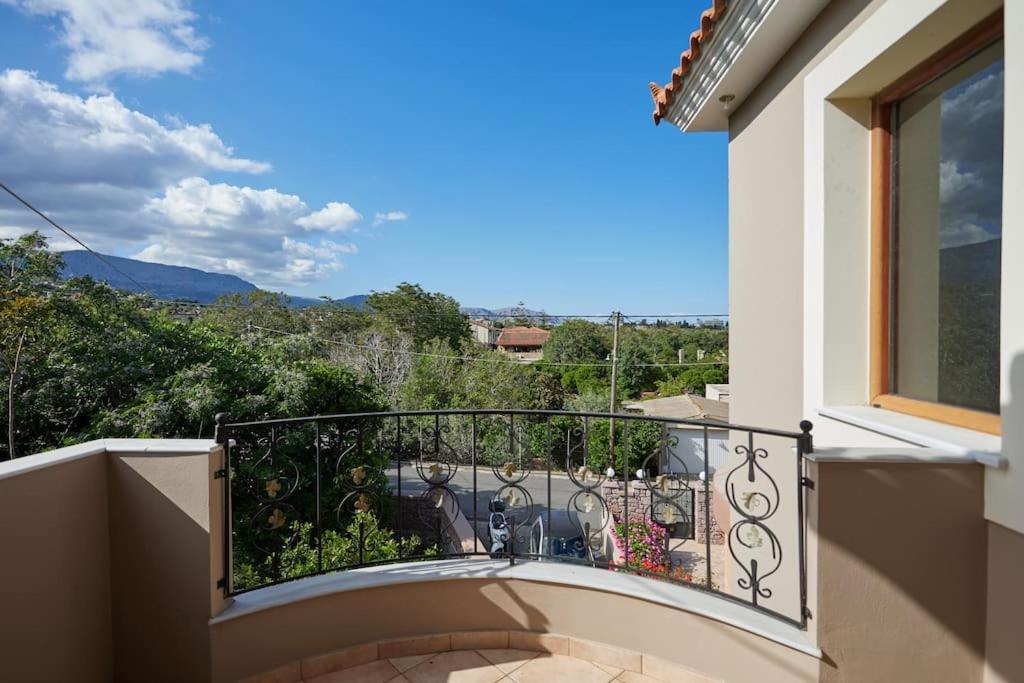 Luxury 3 Bedroom Apartment with Garden
